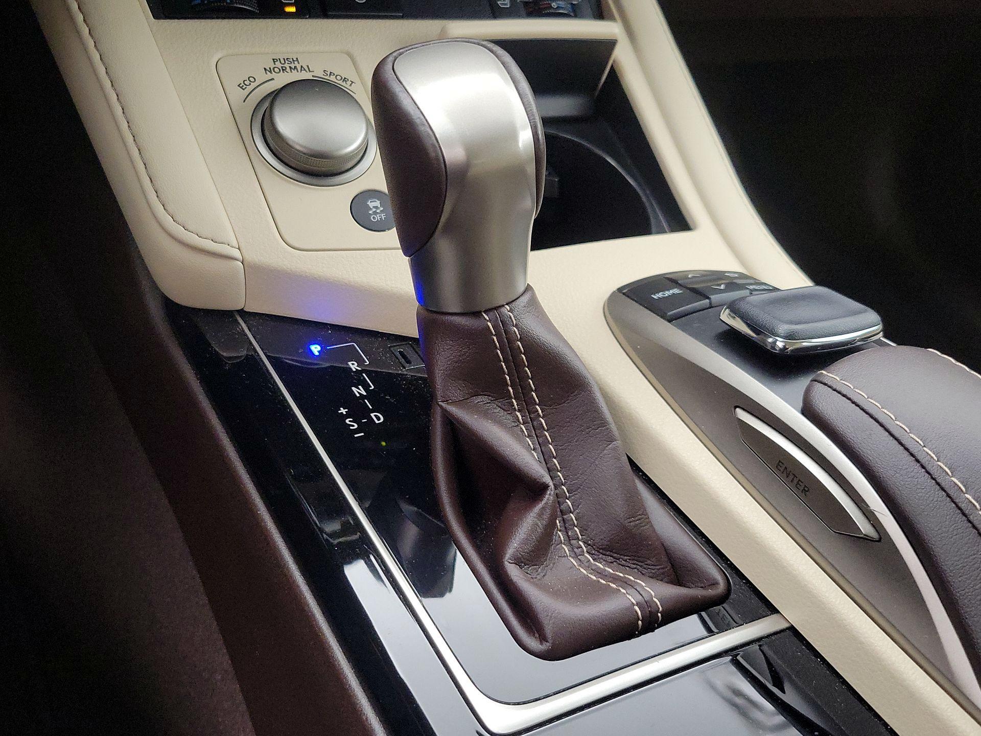 Thumbnail: 2018 Lexus ES - 18