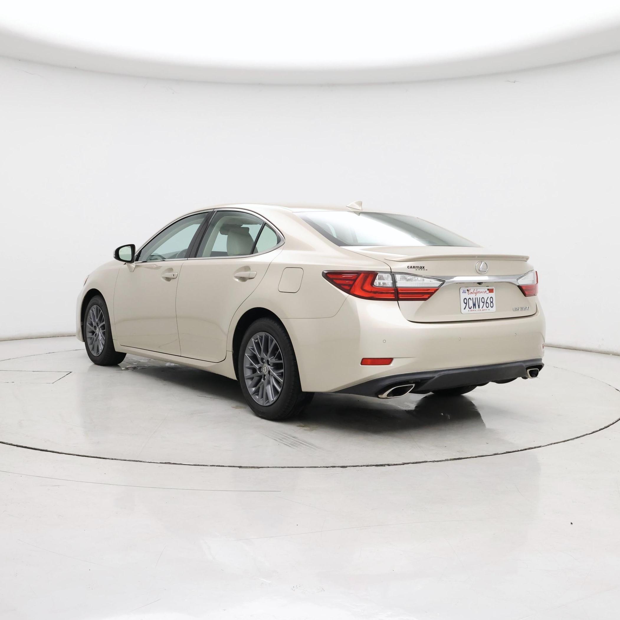 Thumbnail: 2018 Lexus ES - 2