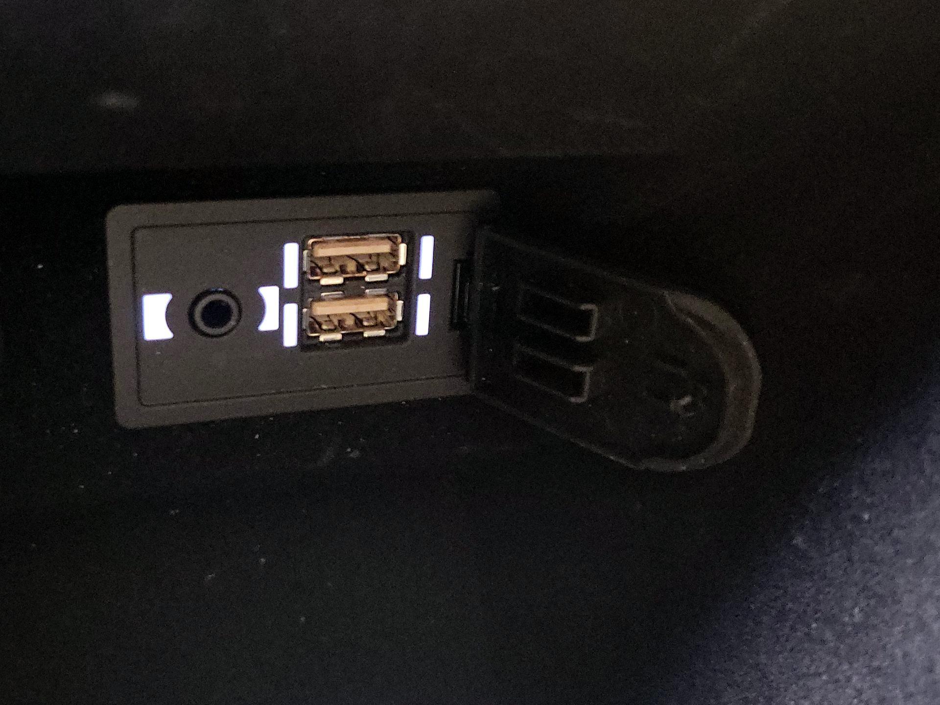 Thumbnail: 2018 Lexus ES - 19