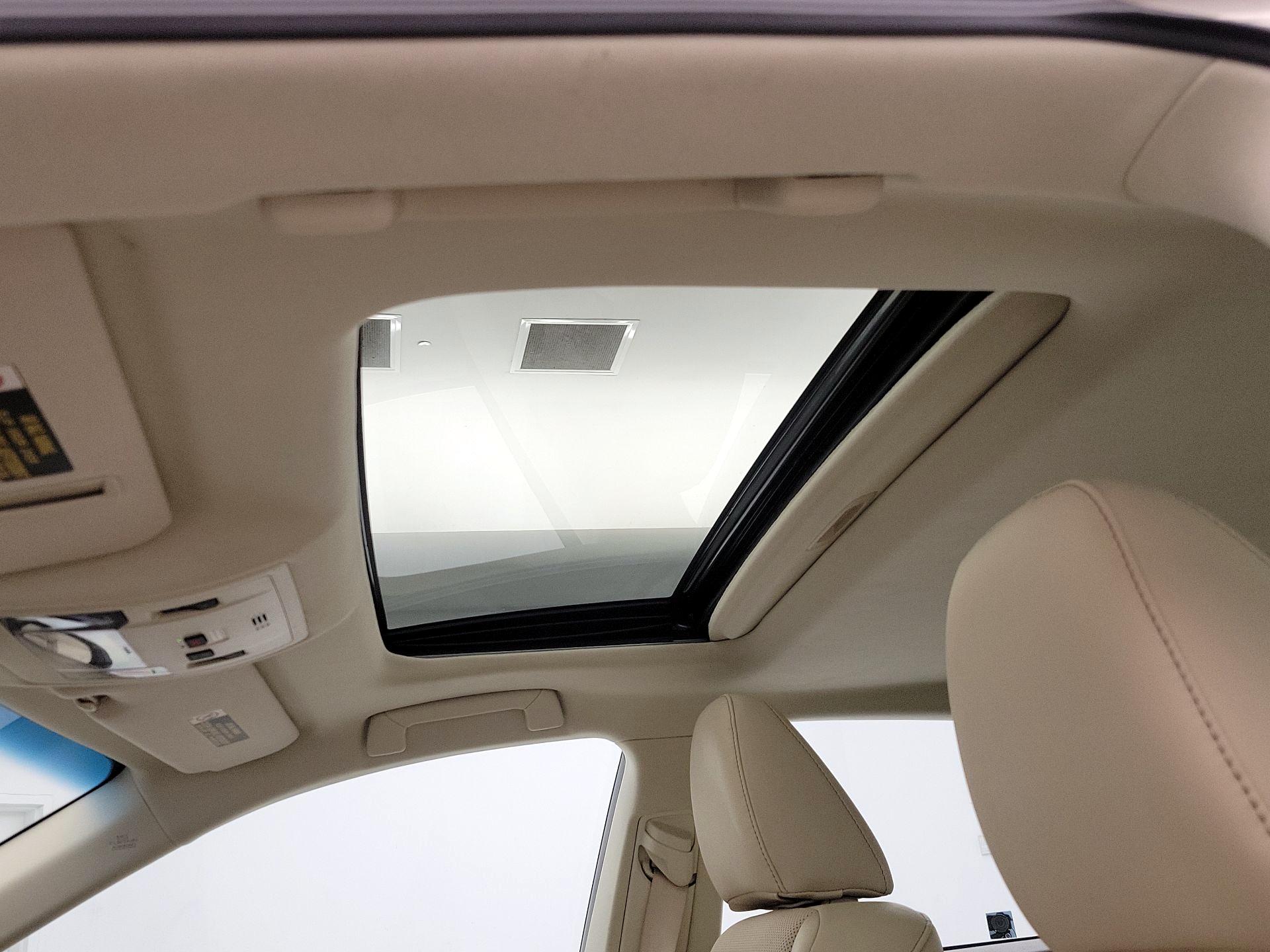 Thumbnail: 2018 Lexus ES - 20