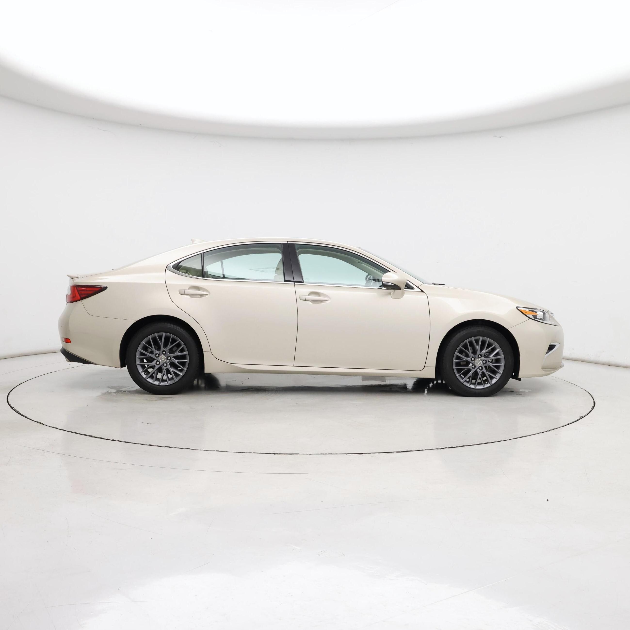 Thumbnail: 2018 Lexus ES - 7