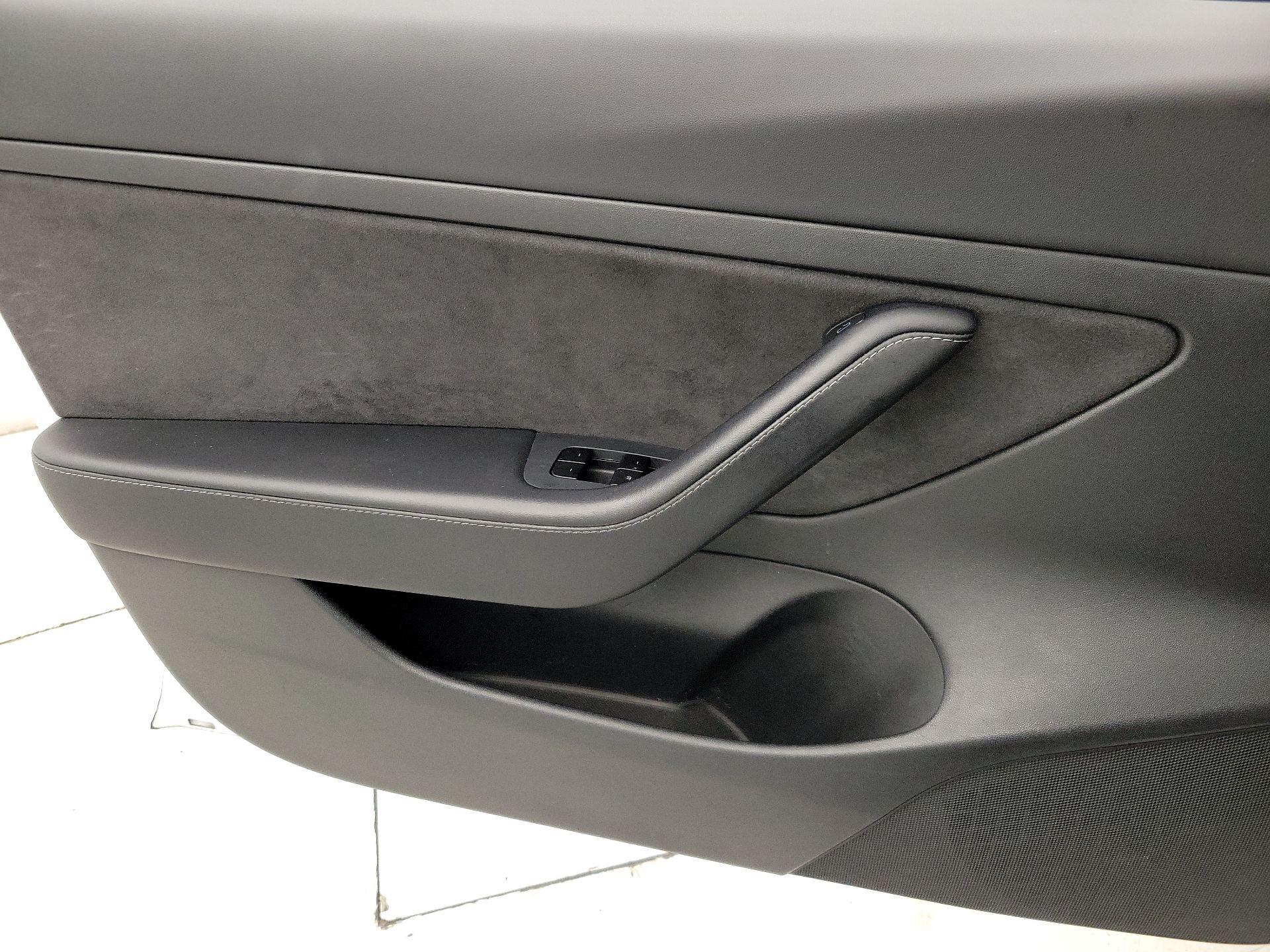 Thumbnail: 2021 Tesla Model 3 - 12