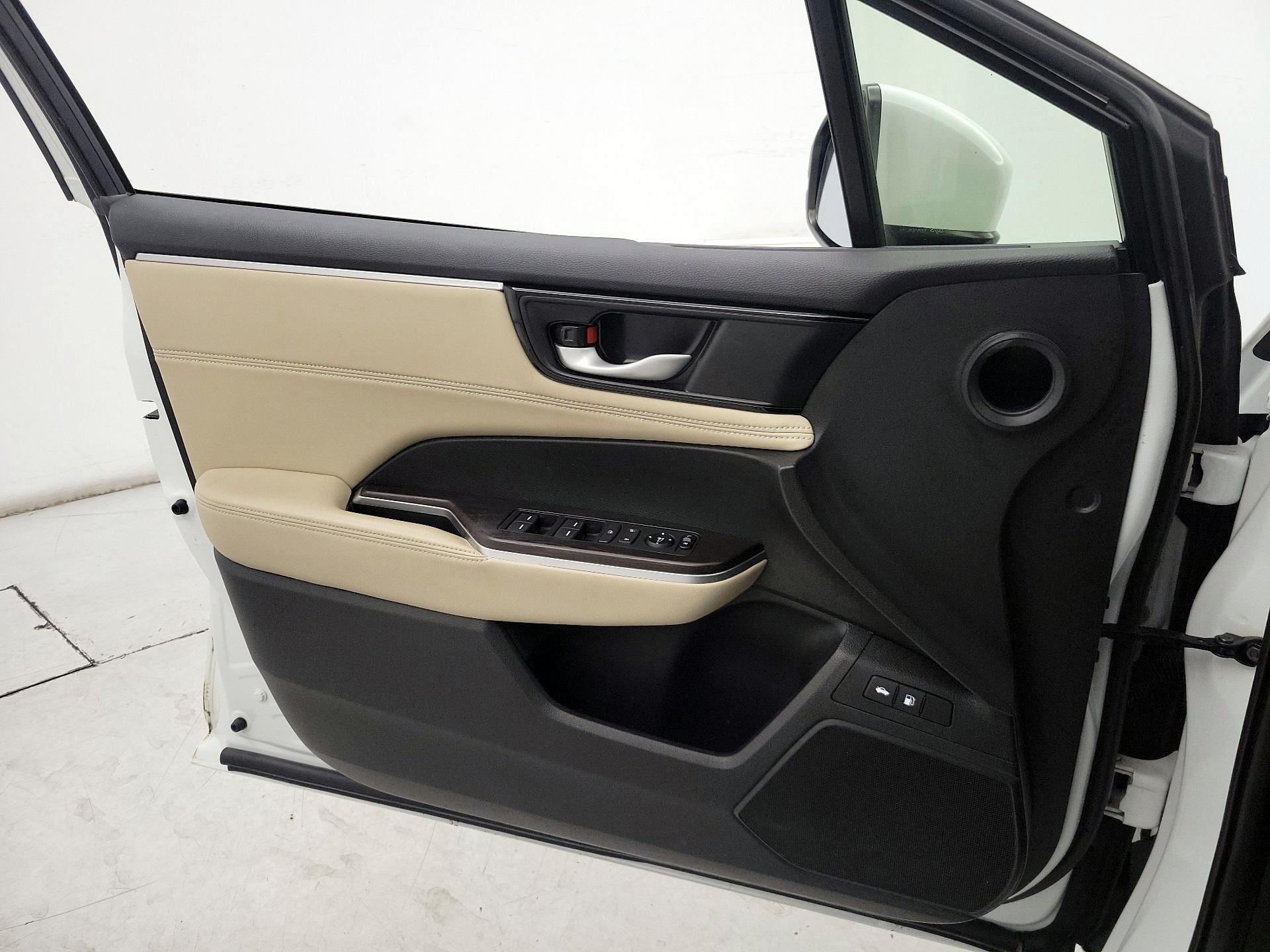 Thumbnail: 2018 Honda Clarity - 12