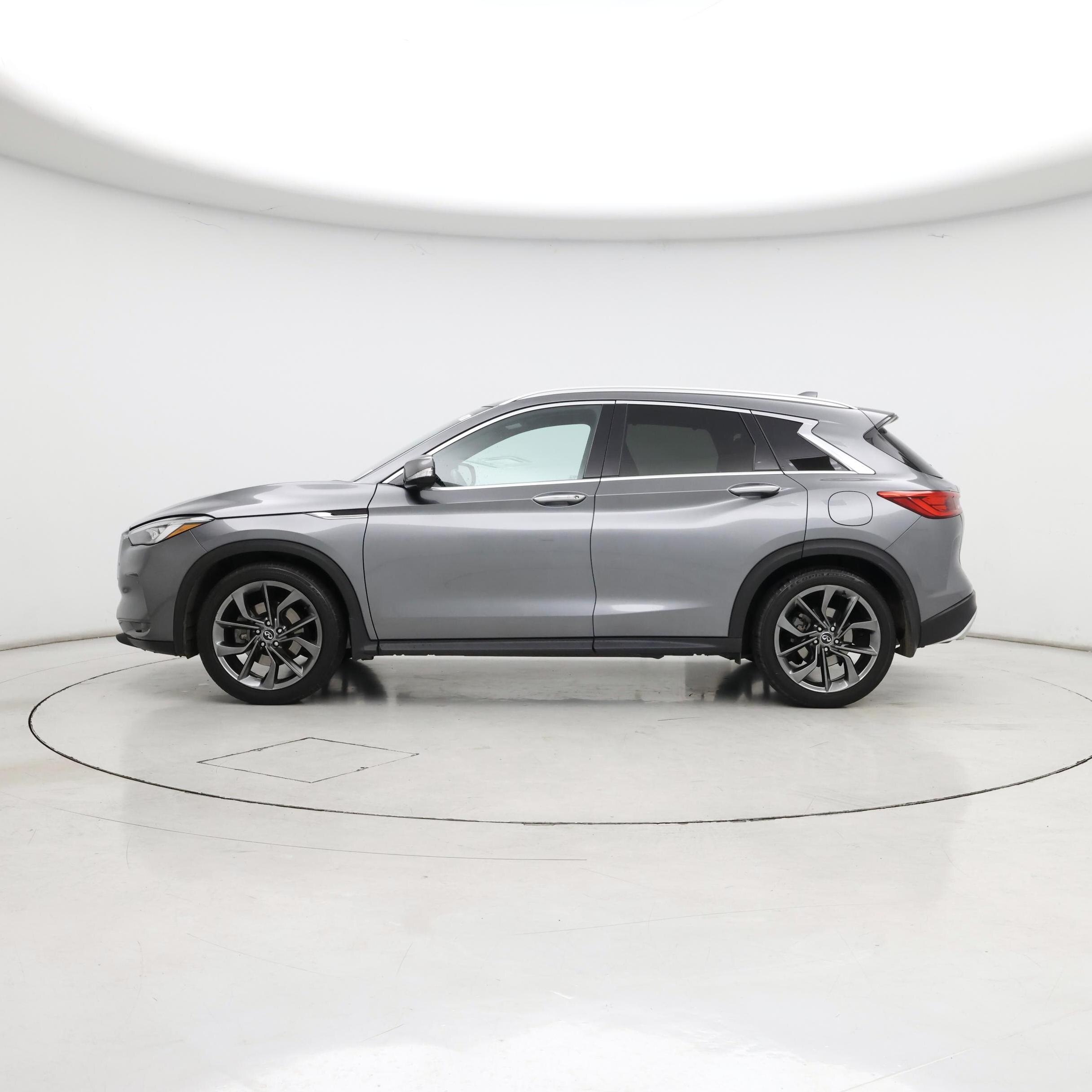 Thumbnail: 2019 INFINITI QX50 - 3