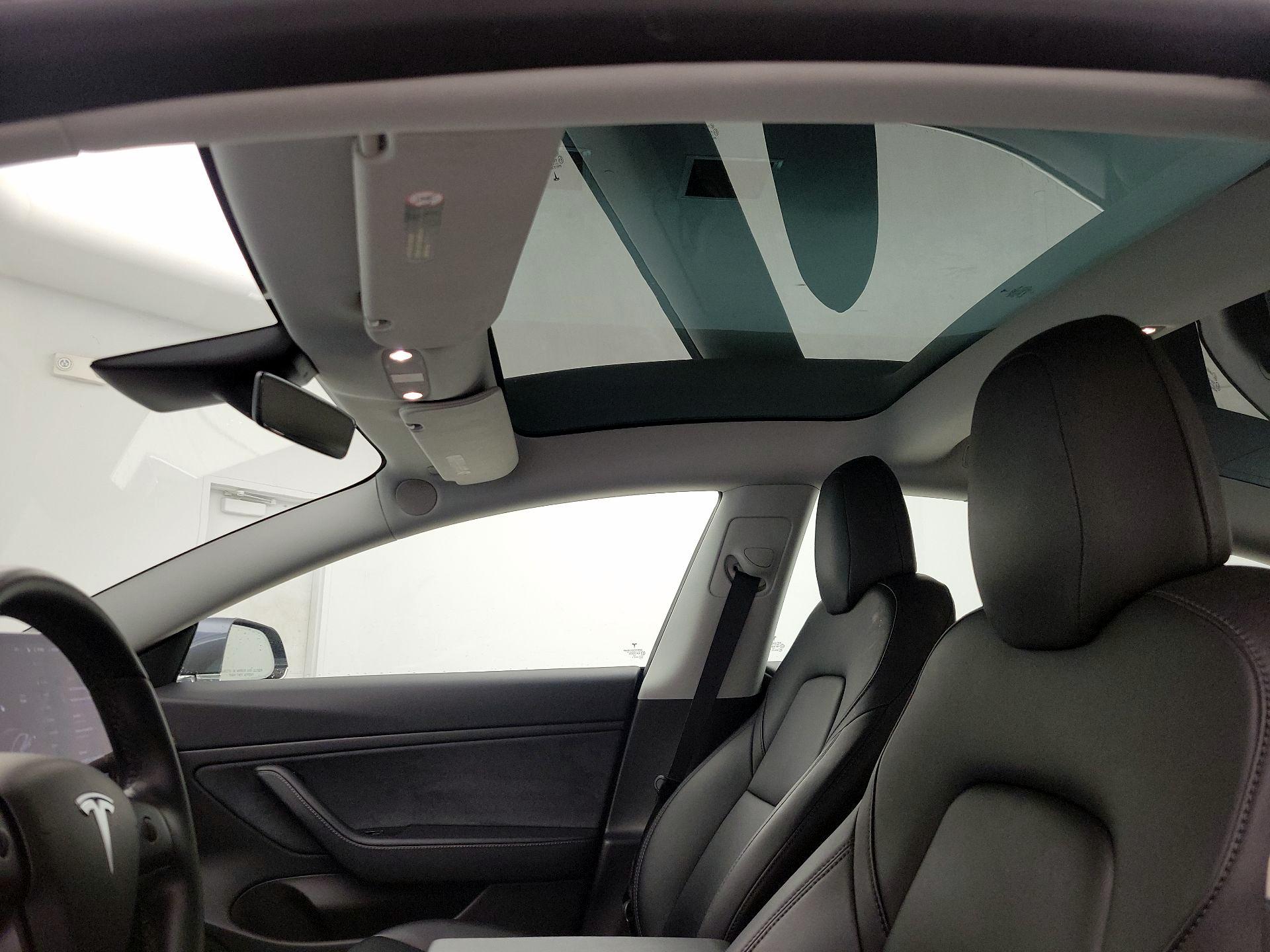 Thumbnail: 2019 Tesla Model 3 - 18