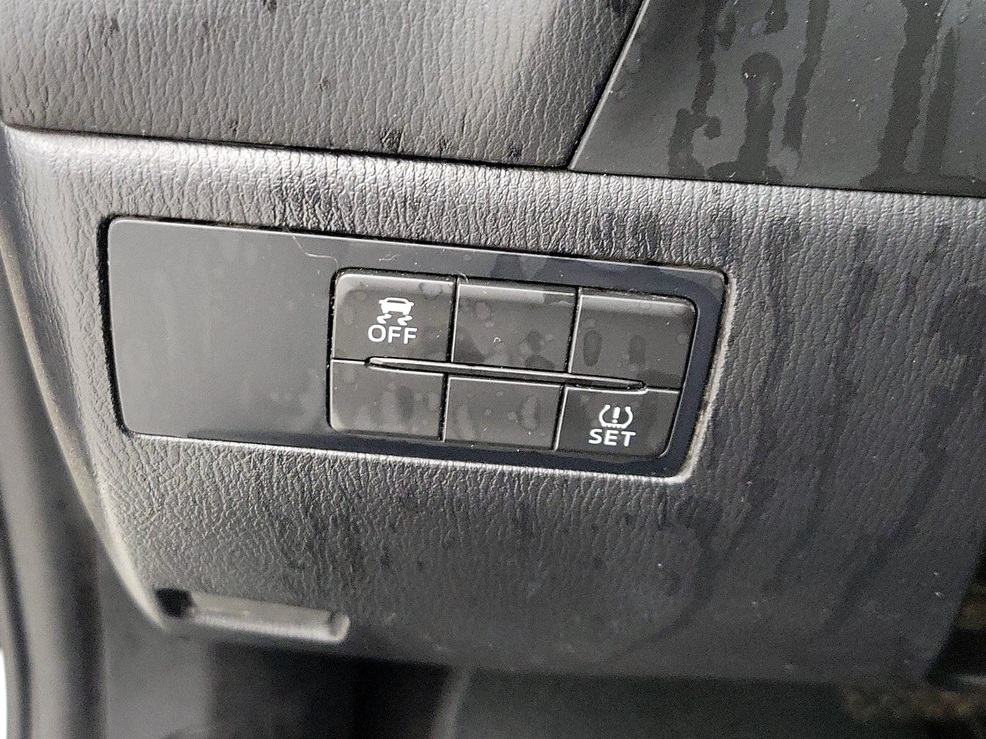 Thumbnail: 2017 Mazda Mazda3 - 13