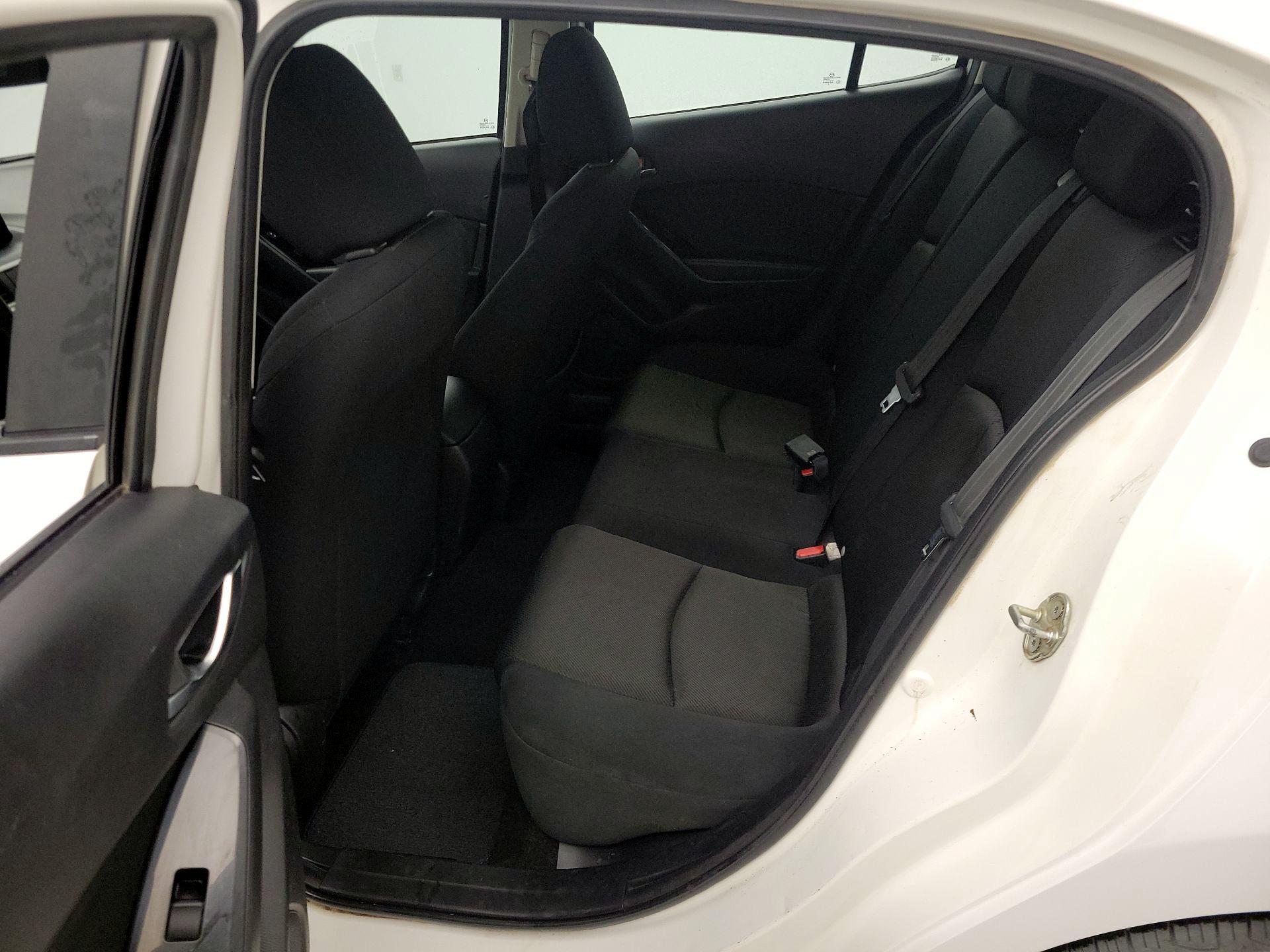 Thumbnail: 2017 Mazda Mazda3 - 18