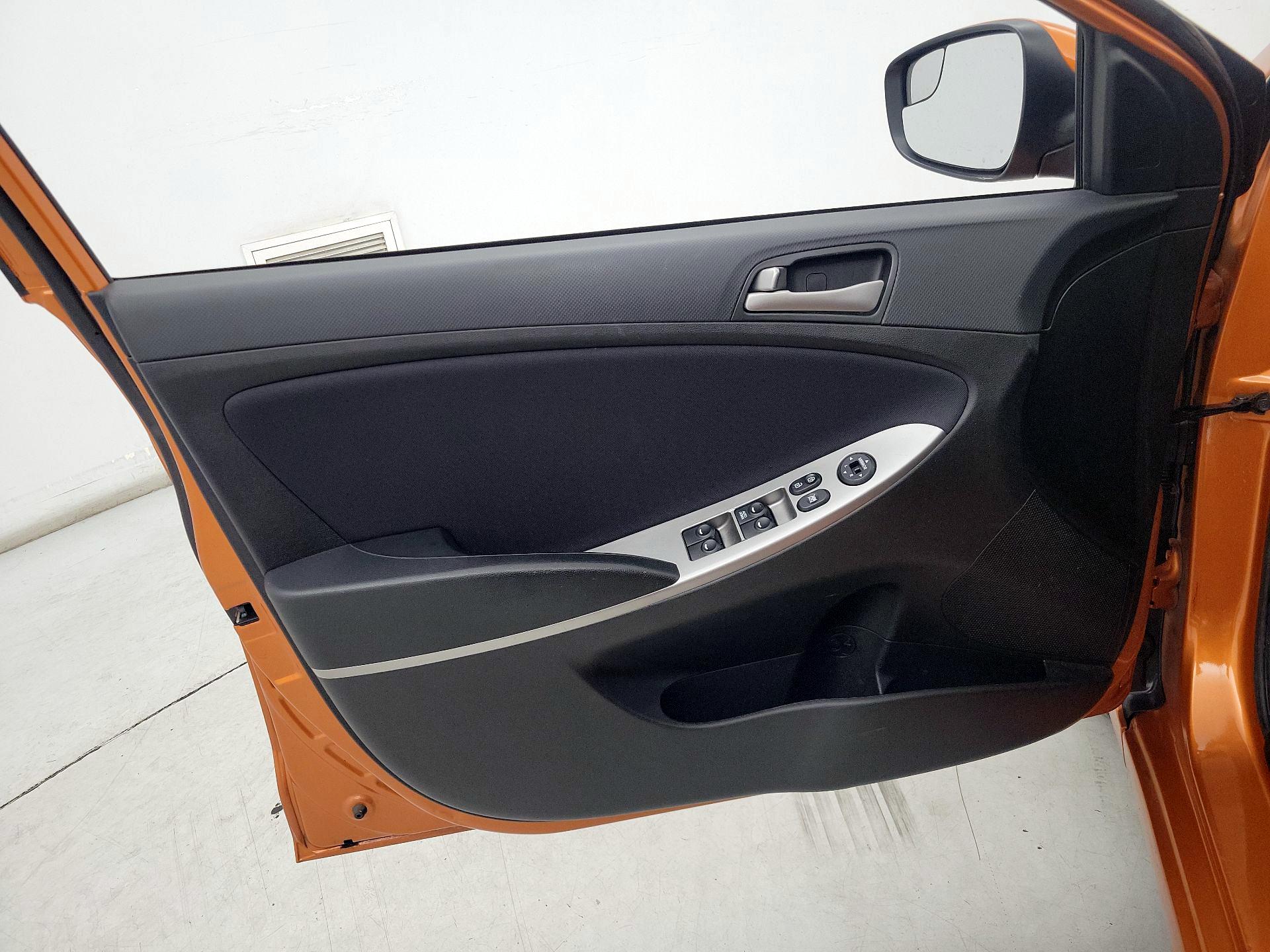 Thumbnail: 2015 Hyundai Accent - 12