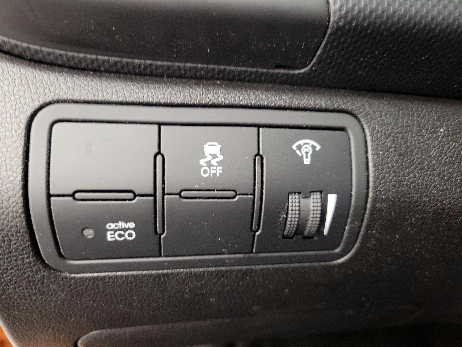 Thumbnail: 2015 Hyundai Accent - 13