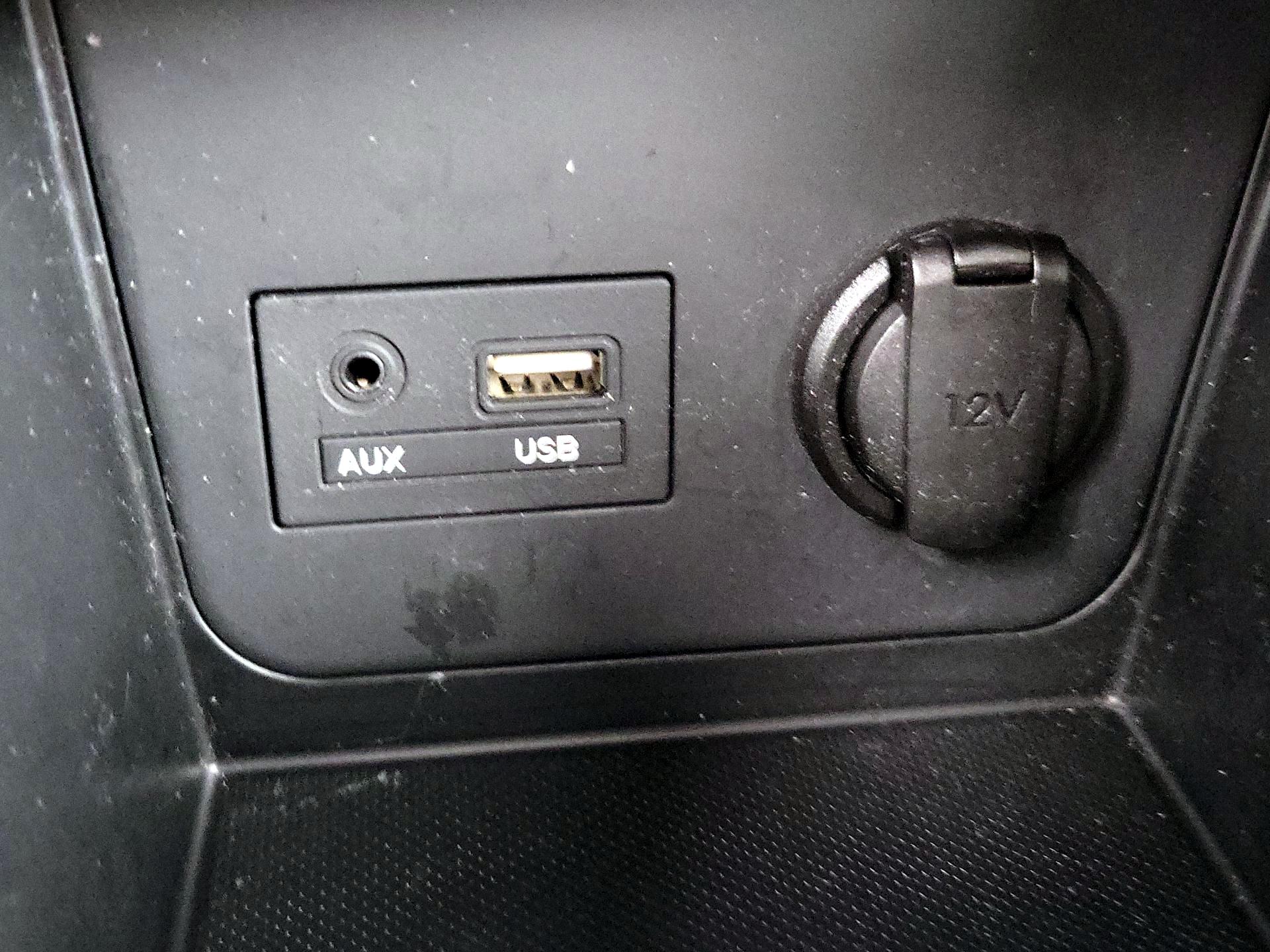 Thumbnail: 2015 Hyundai Accent - 17