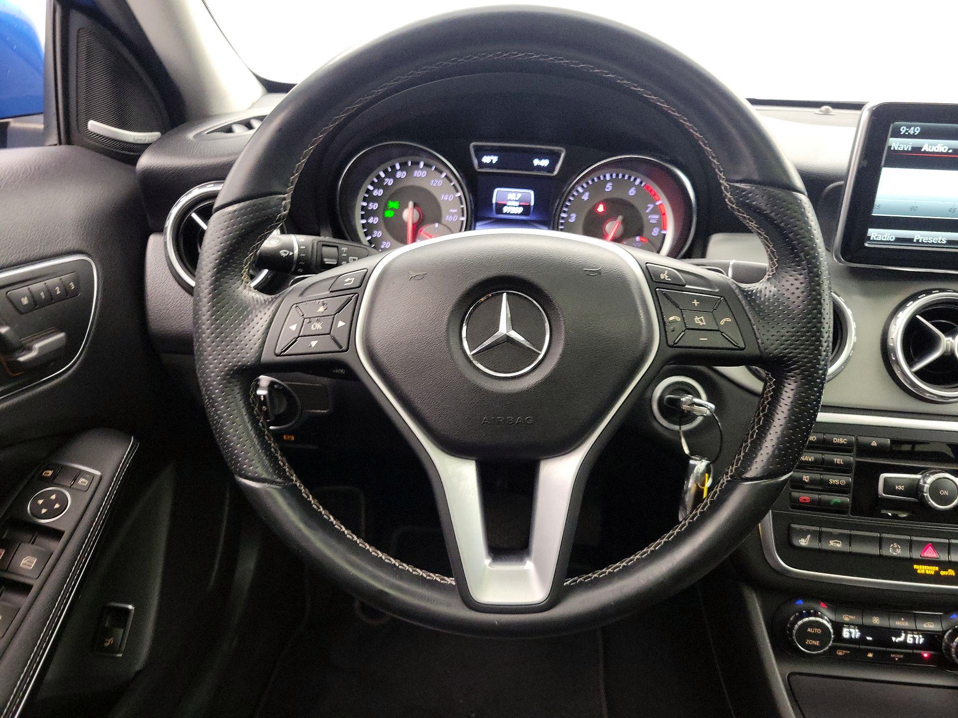 Thumbnail: 2015 Mercedes-Benz GLA - 10