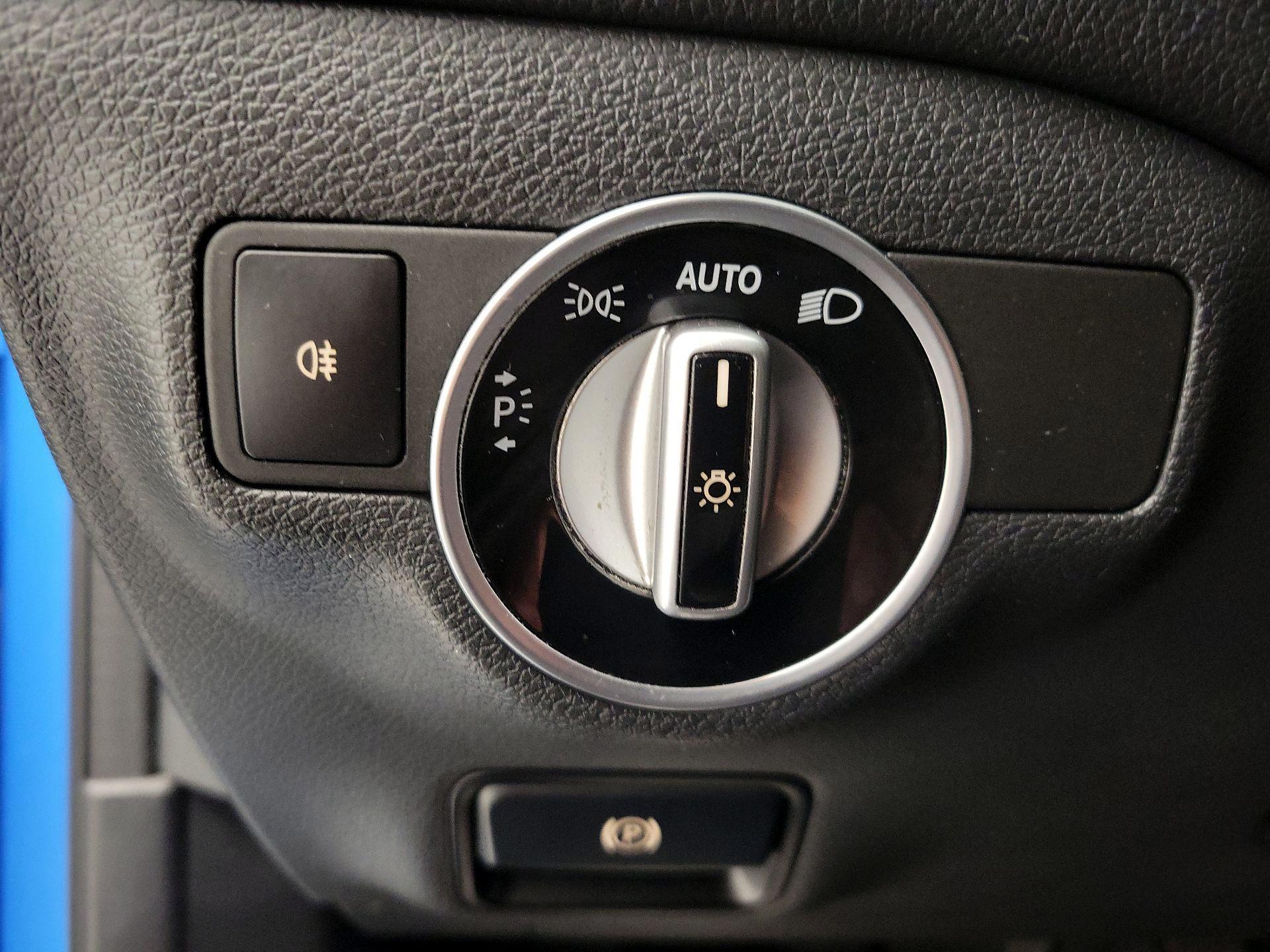 Thumbnail: 2015 Mercedes-Benz GLA - 13