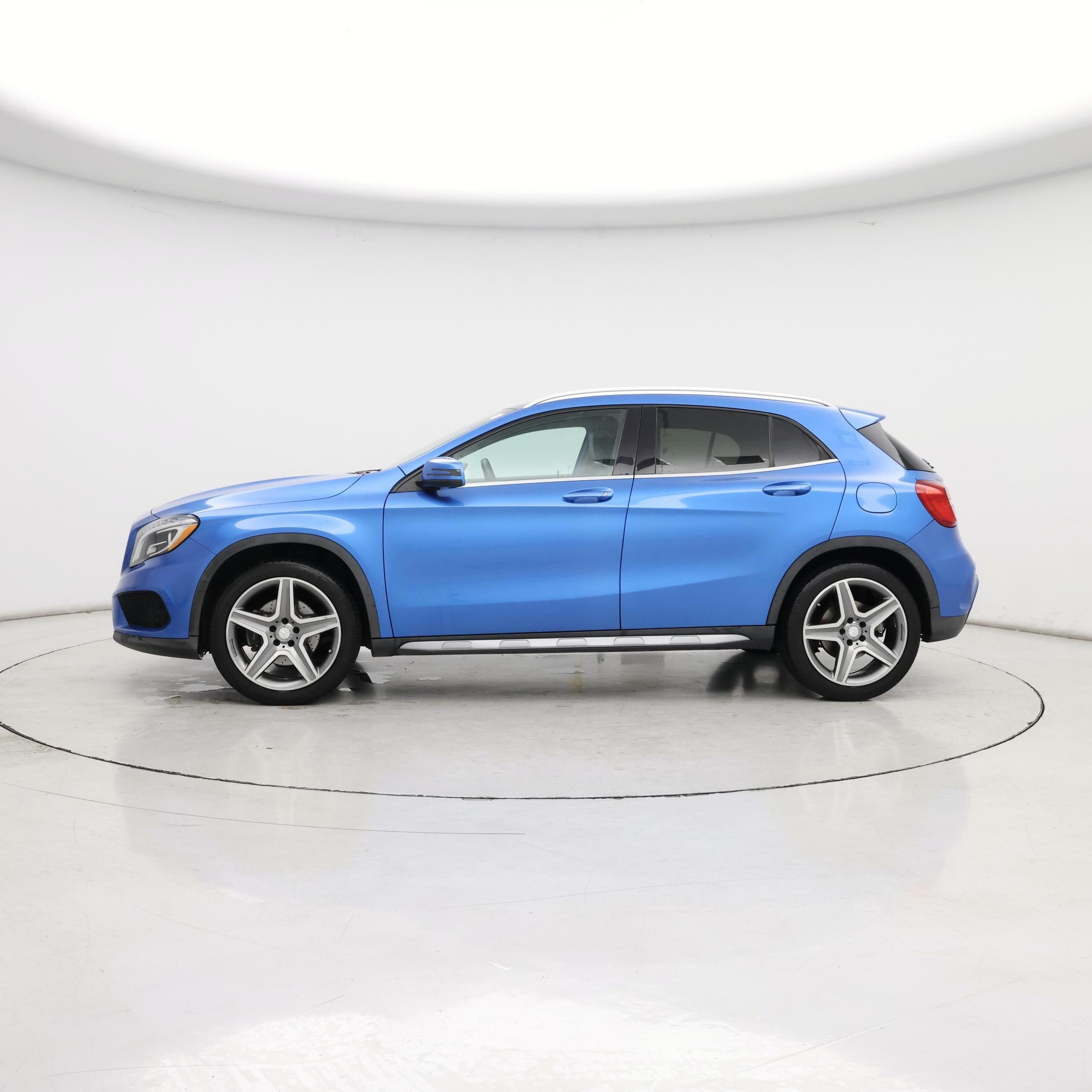 Thumbnail: 2015 Mercedes-Benz GLA - 3