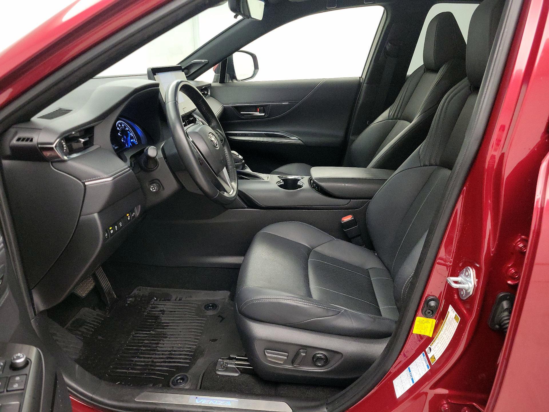 Thumbnail: 2022 Toyota Venza - 11