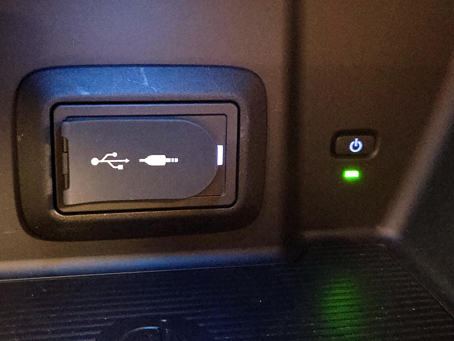 Thumbnail: 2022 Toyota Venza - 19