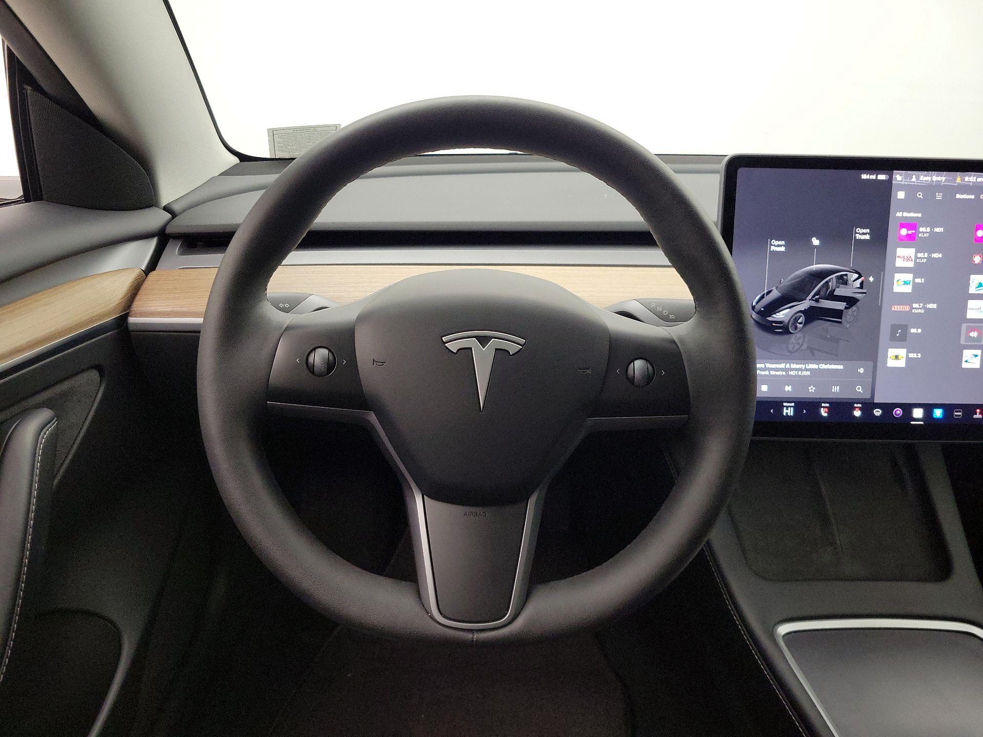 Thumbnail: 2023 Tesla Model 3 - 10