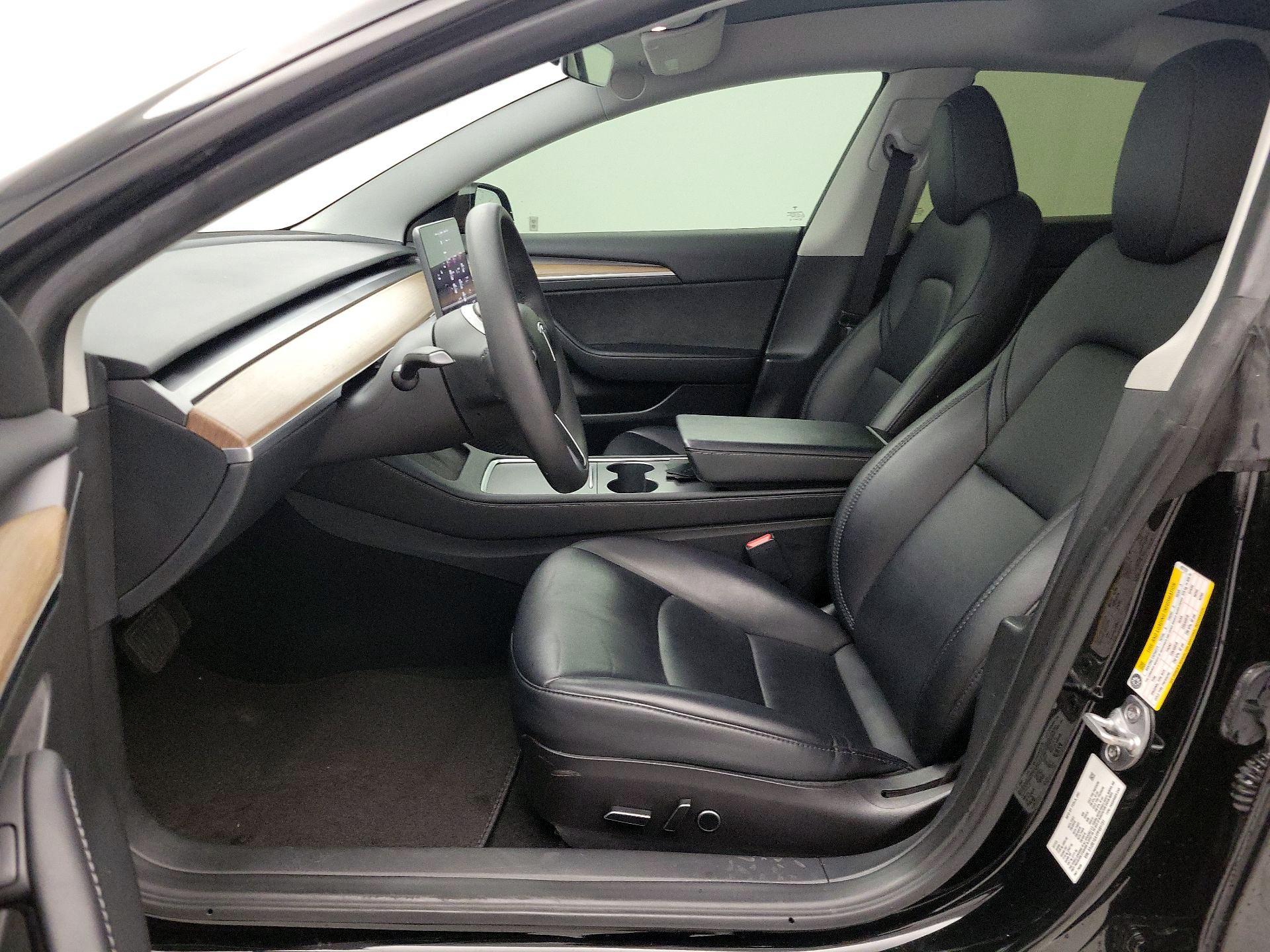 Thumbnail: 2023 Tesla Model 3 - 11
