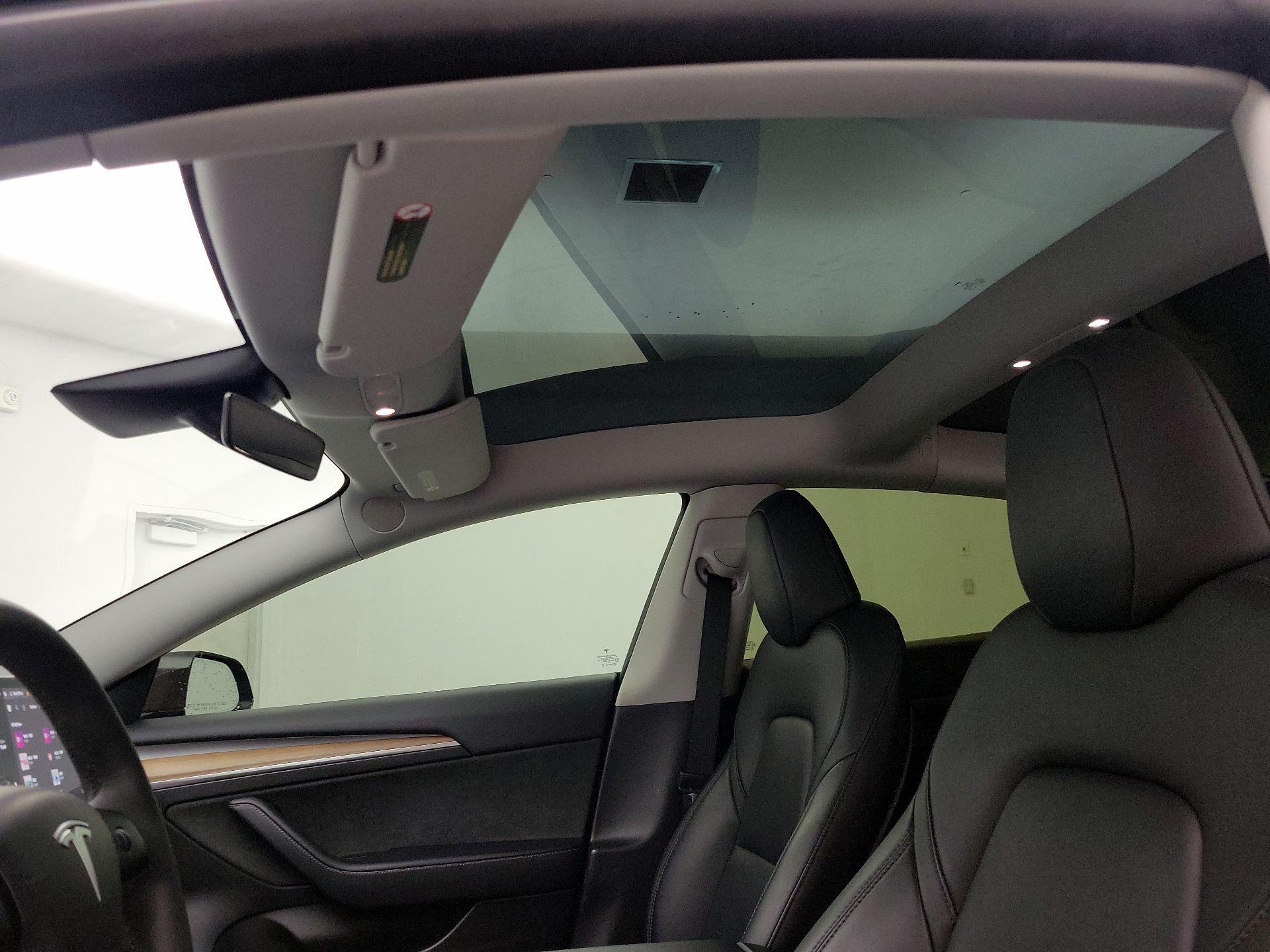 Thumbnail: 2023 Tesla Model 3 - 18