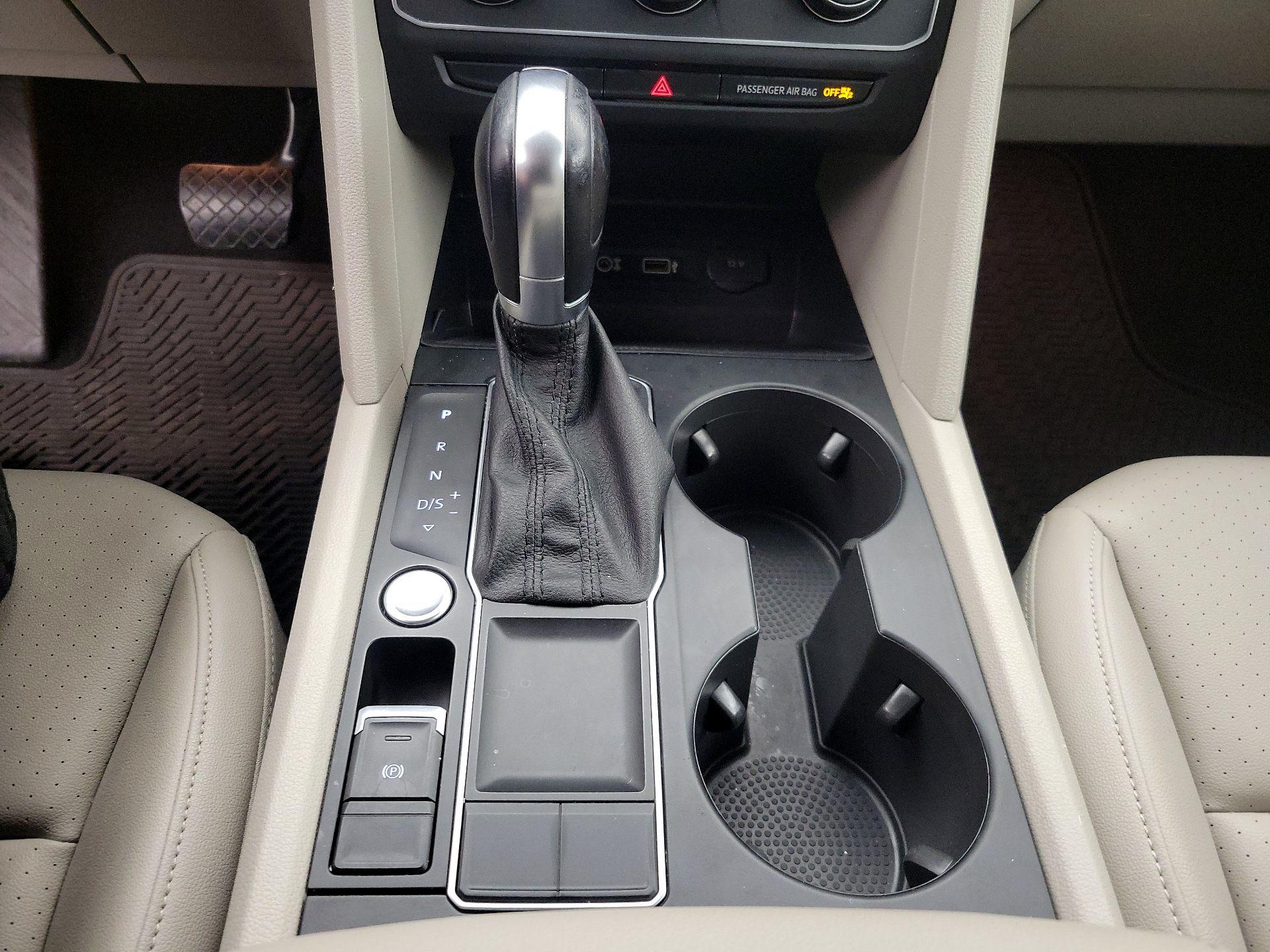 Thumbnail: 2019 Volkswagen Atlas - 17