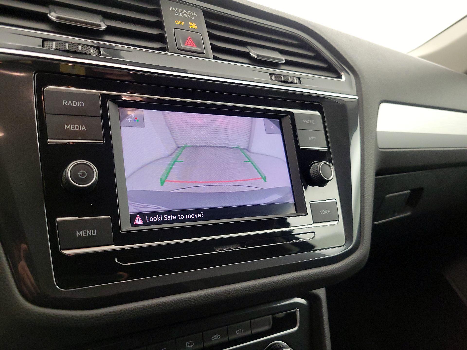 Thumbnail: 2020 Volkswagen Tiguan - 14