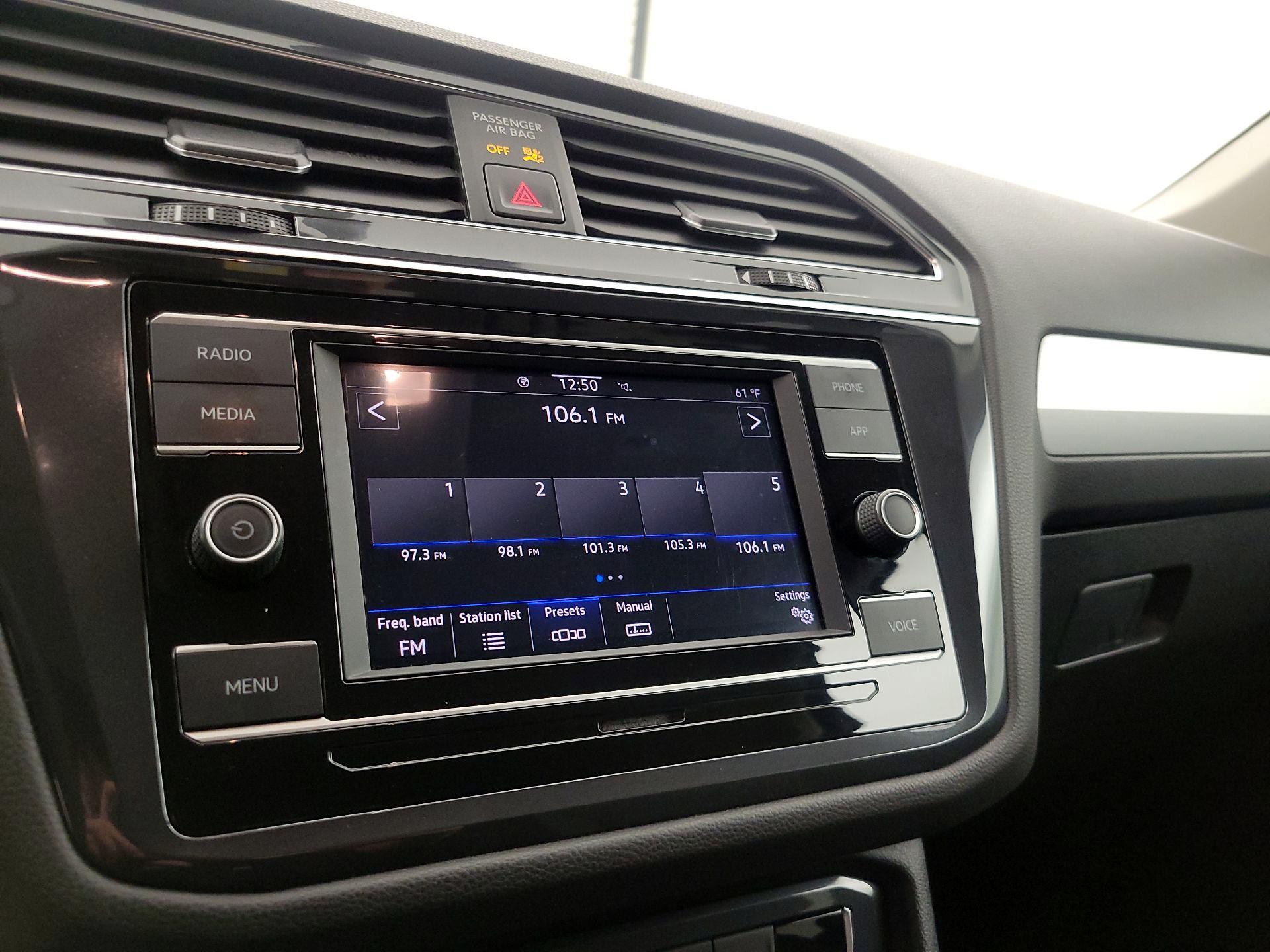 Thumbnail: 2020 Volkswagen Tiguan - 15