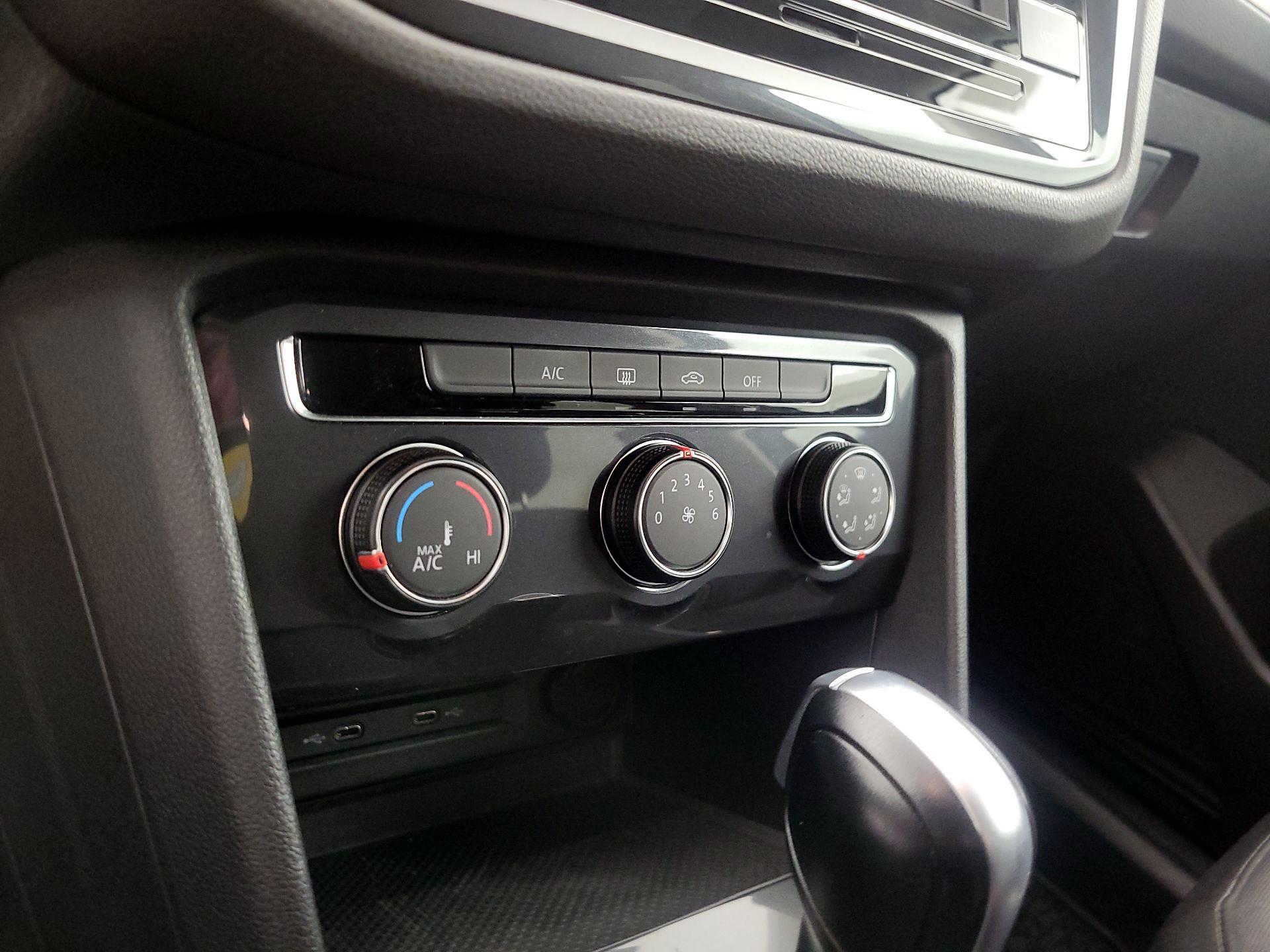 Thumbnail: 2020 Volkswagen Tiguan - 16