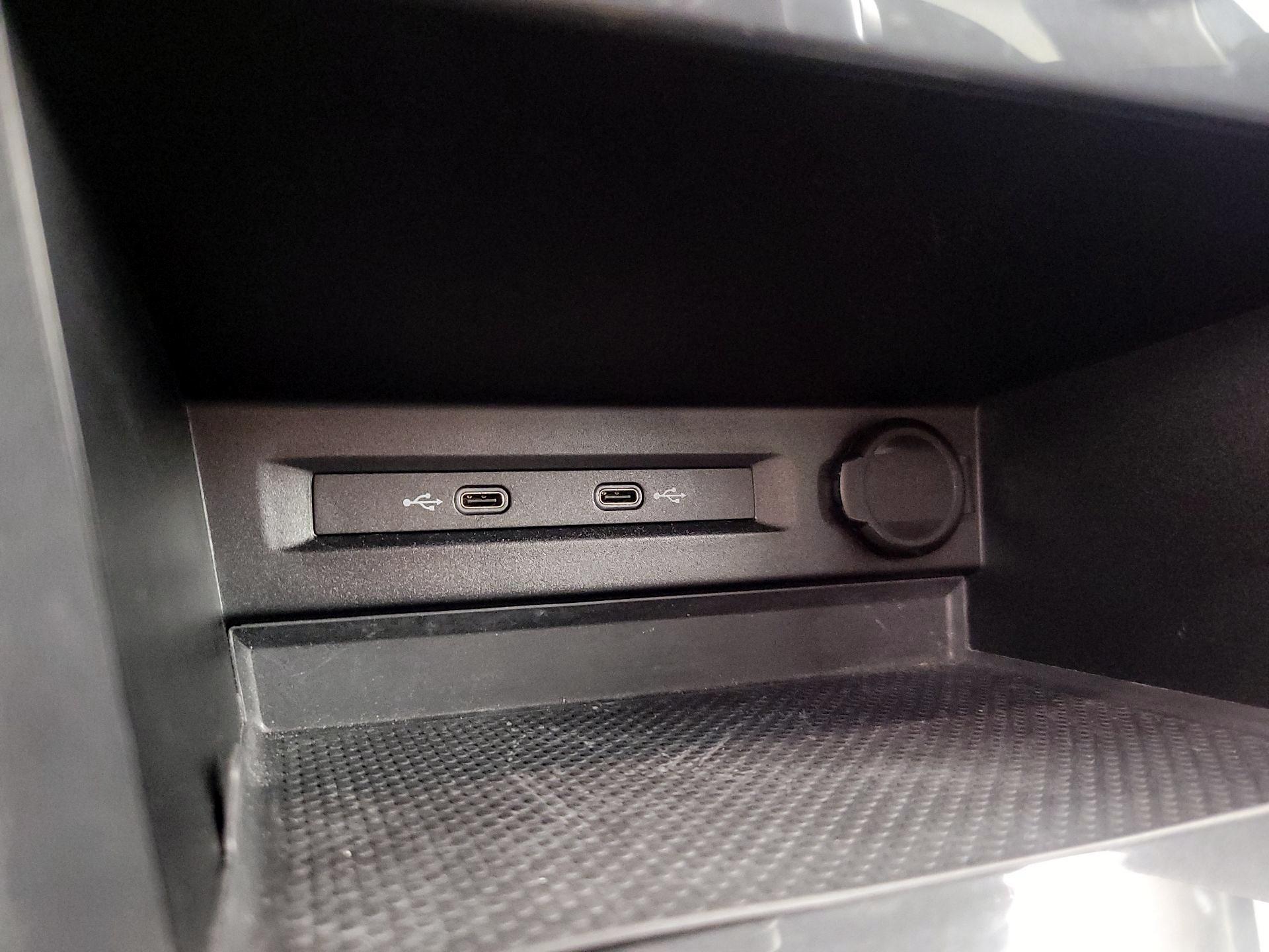 Thumbnail: 2020 Volkswagen Tiguan - 18