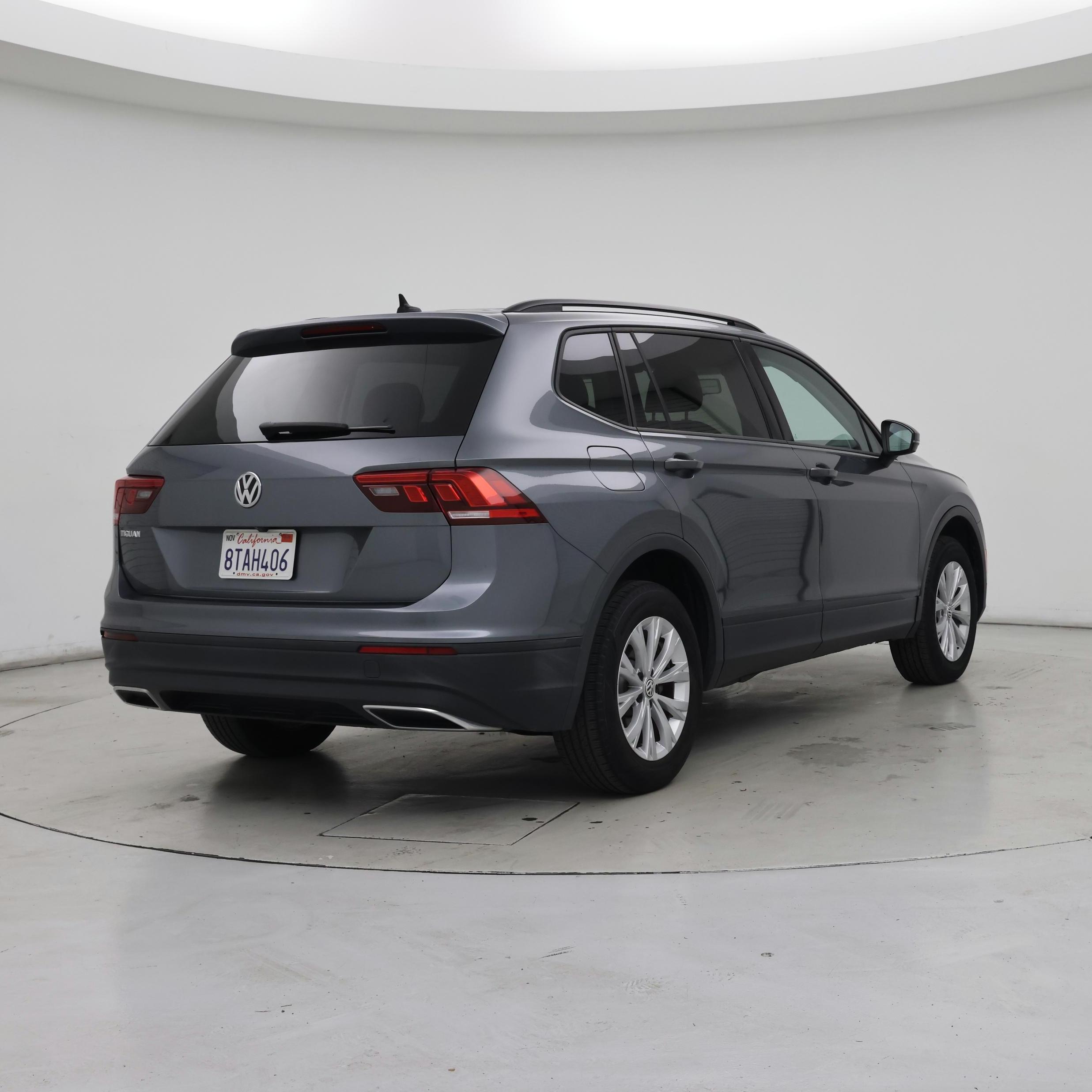 Thumbnail: 2020 Volkswagen Tiguan - 8