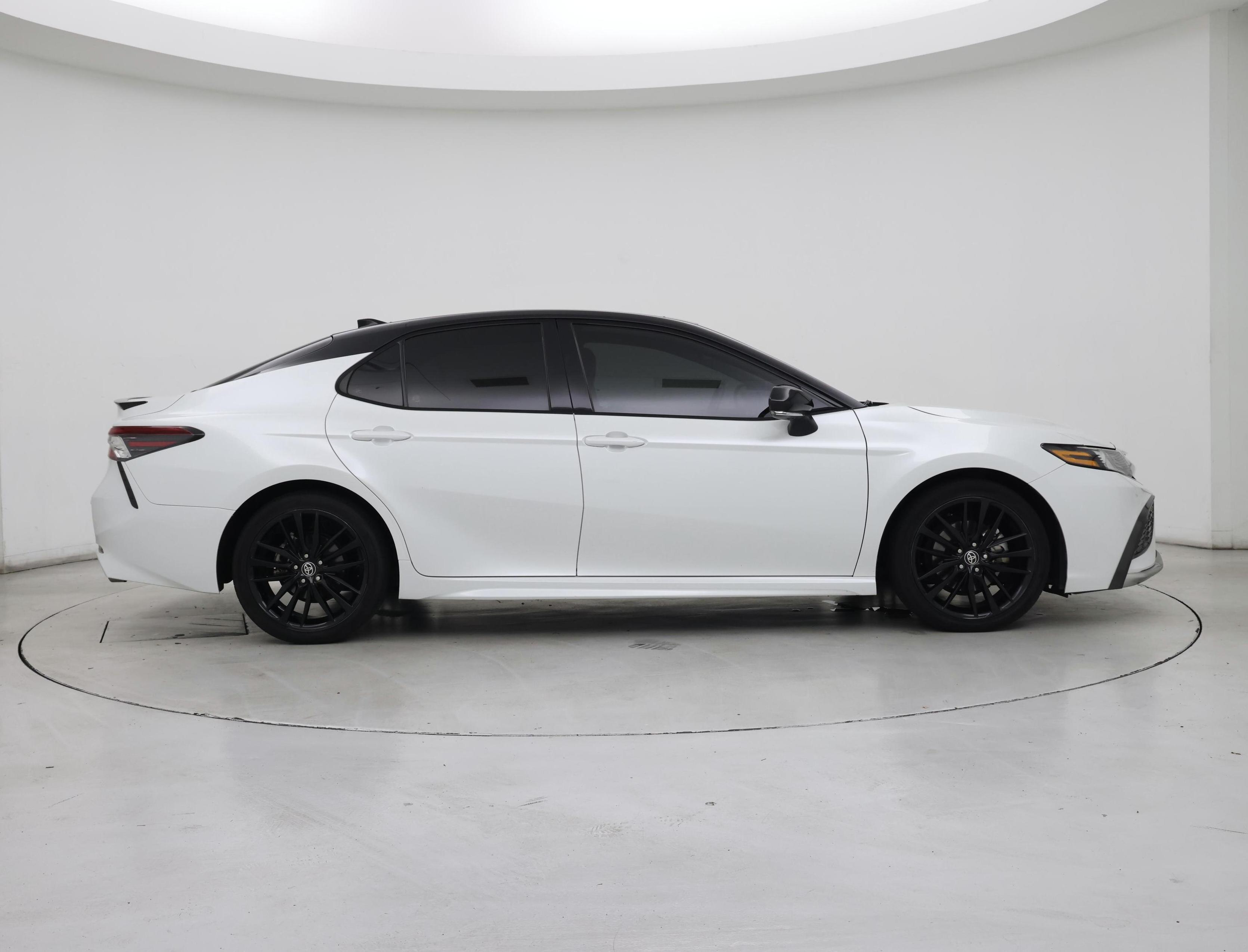 Thumbnail: 2021 Toyota Camry - 7