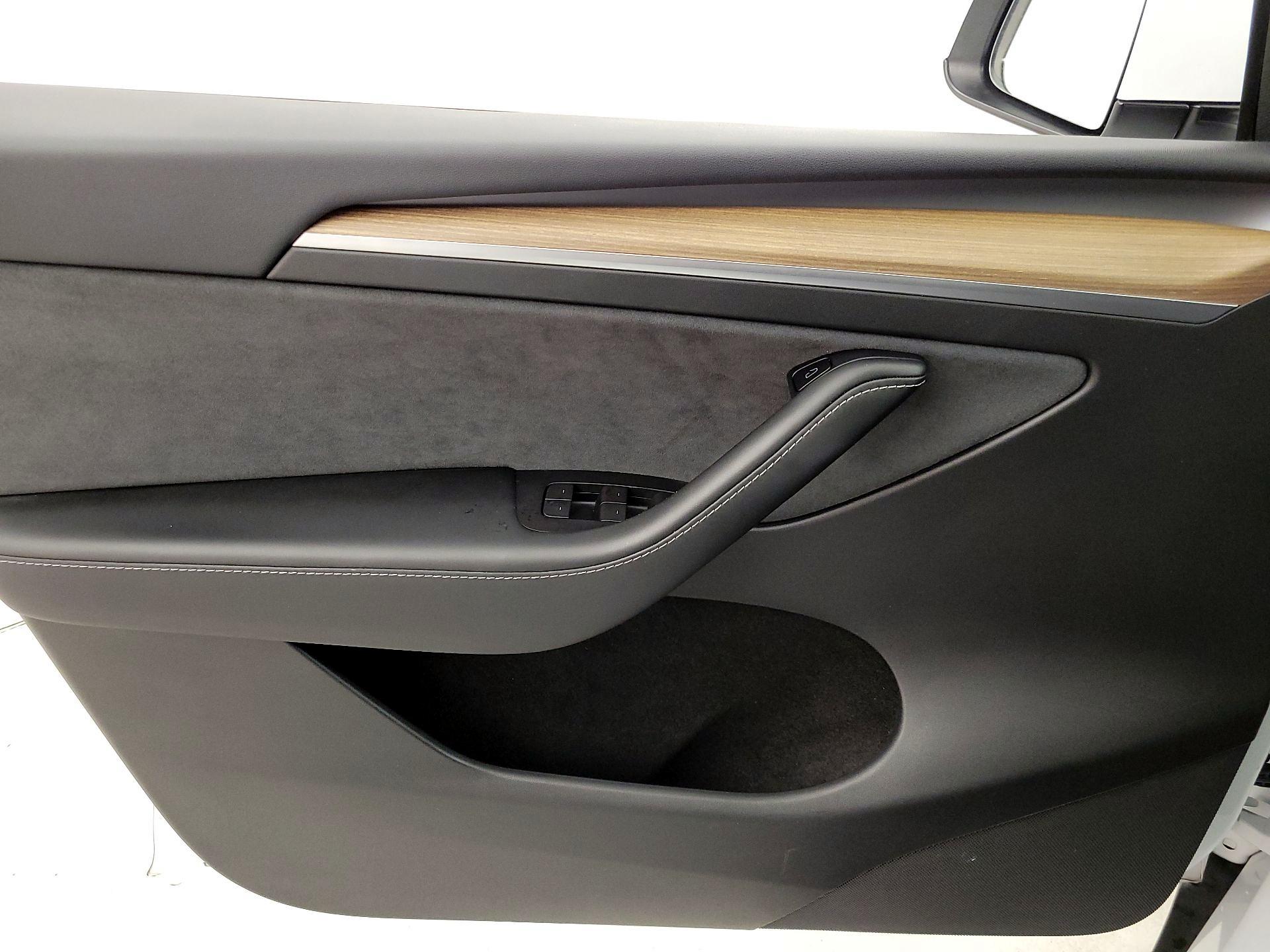 Thumbnail: 2022 Tesla Model Y - 12