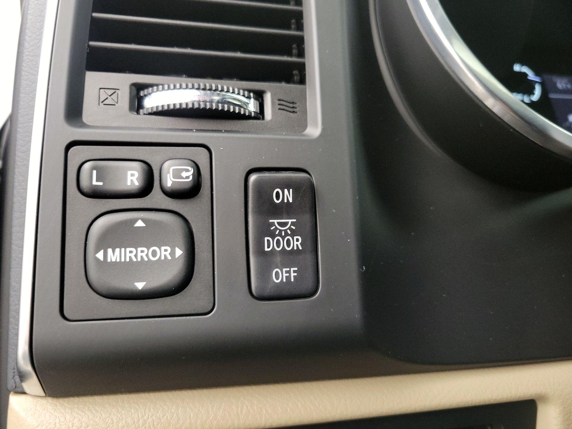 Thumbnail: 2018 Toyota Sequoia - 13