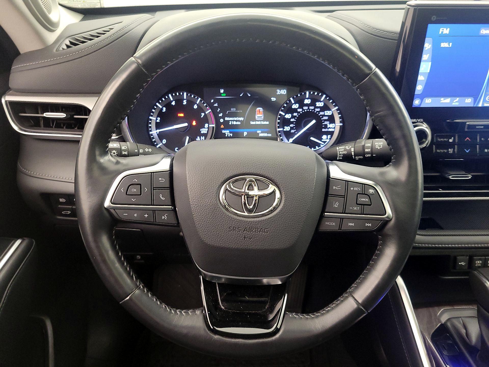 Thumbnail: 2021 Toyota Highlander - 10