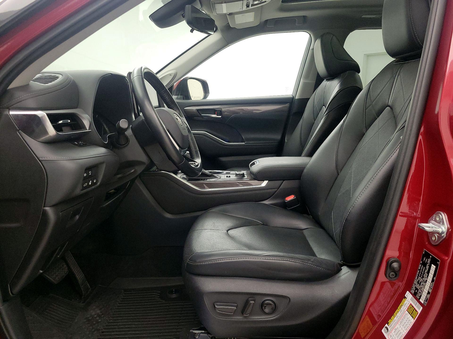 Thumbnail: 2021 Toyota Highlander - 11