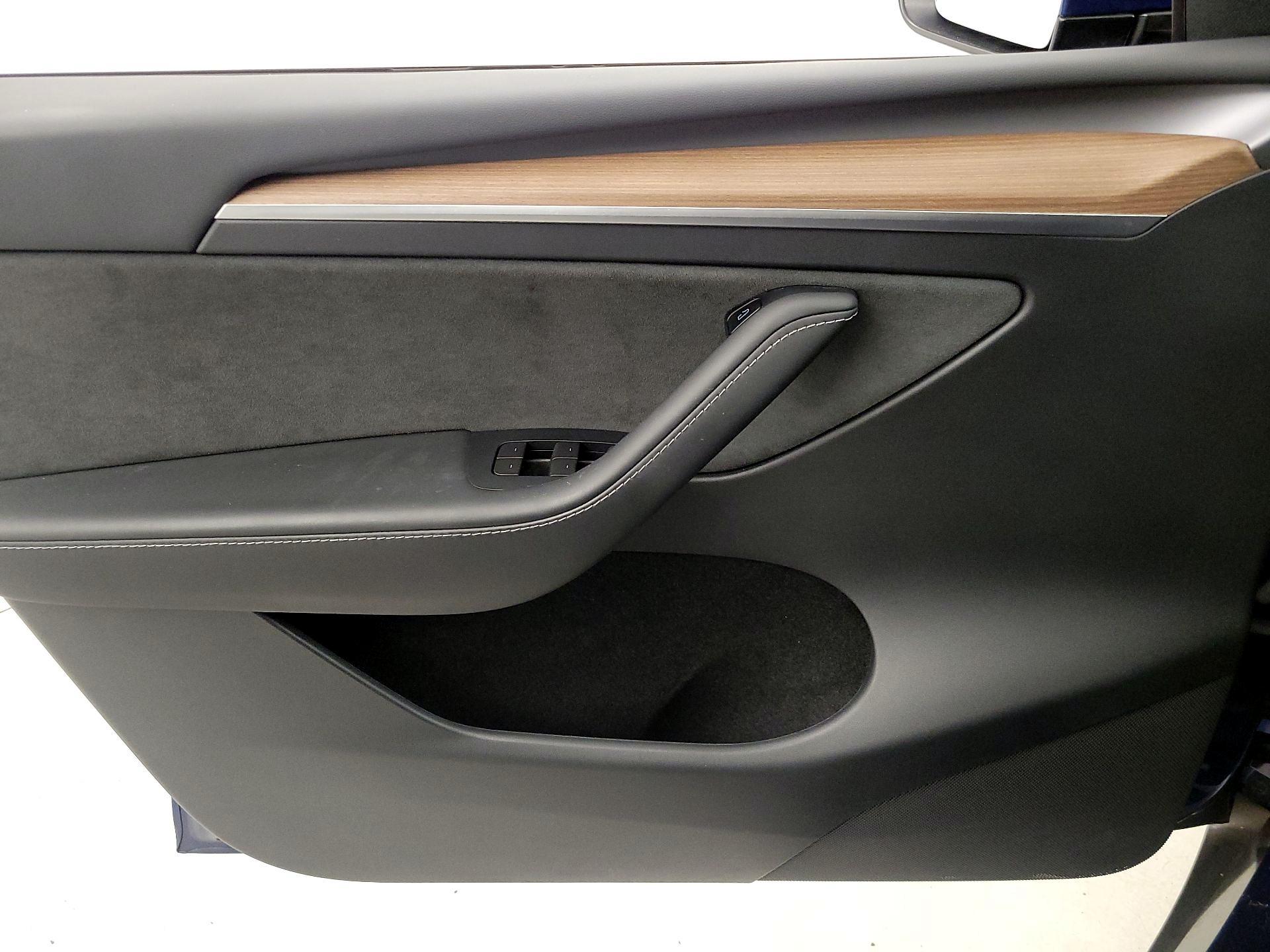 Thumbnail: 2023 Tesla Model Y - 12