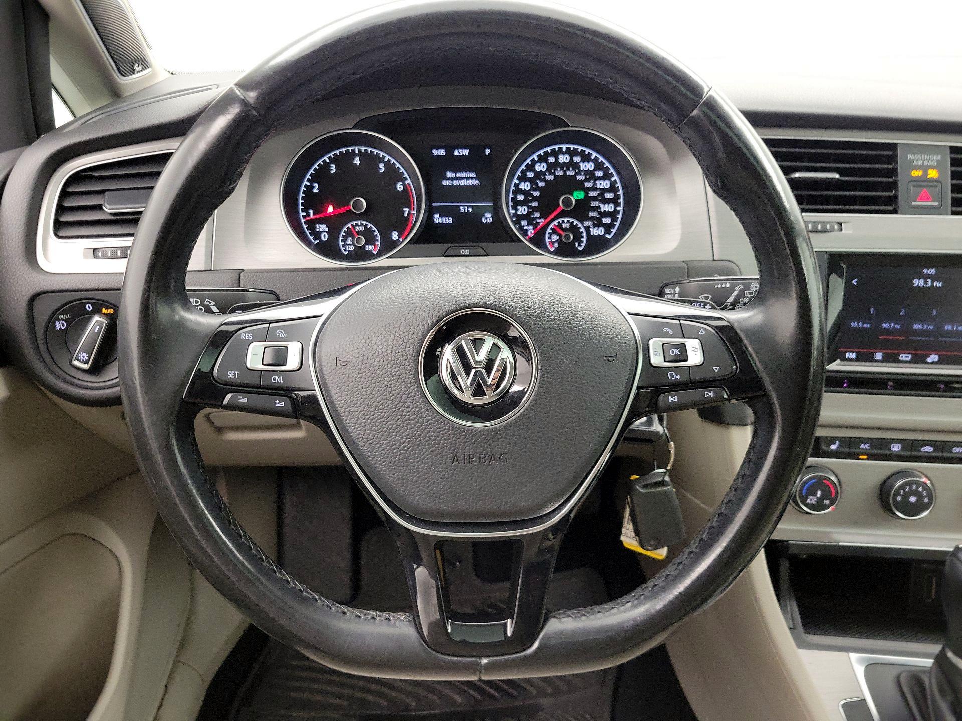 Thumbnail: 2015 Volkswagen Golf - 10