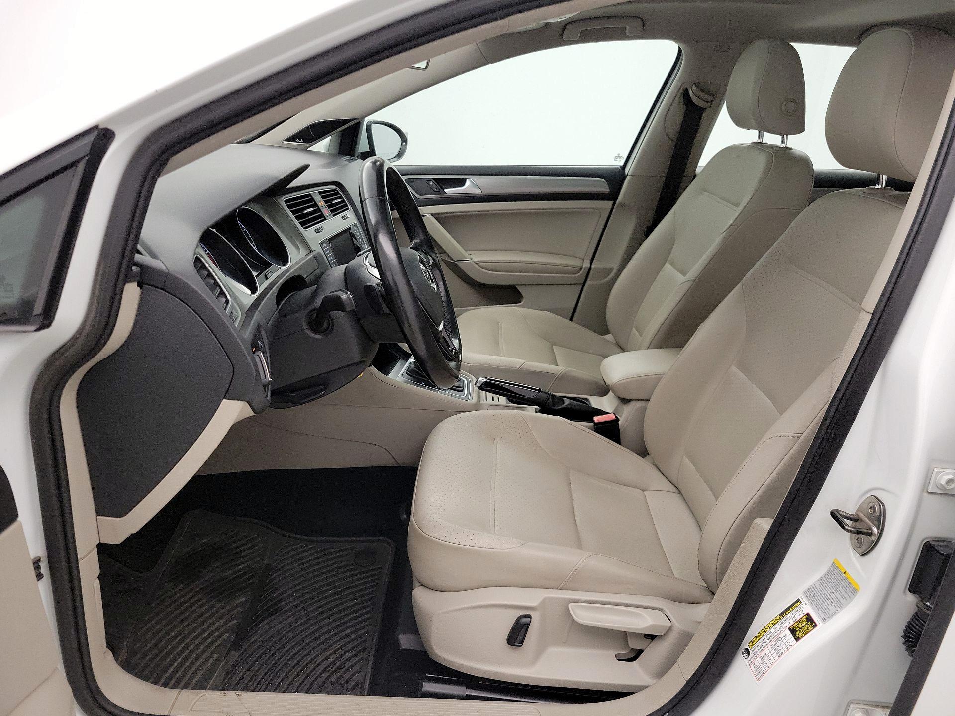 Thumbnail: 2015 Volkswagen Golf - 11