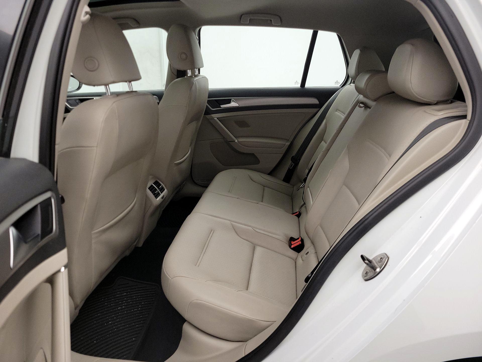 Thumbnail: 2015 Volkswagen Golf - 19