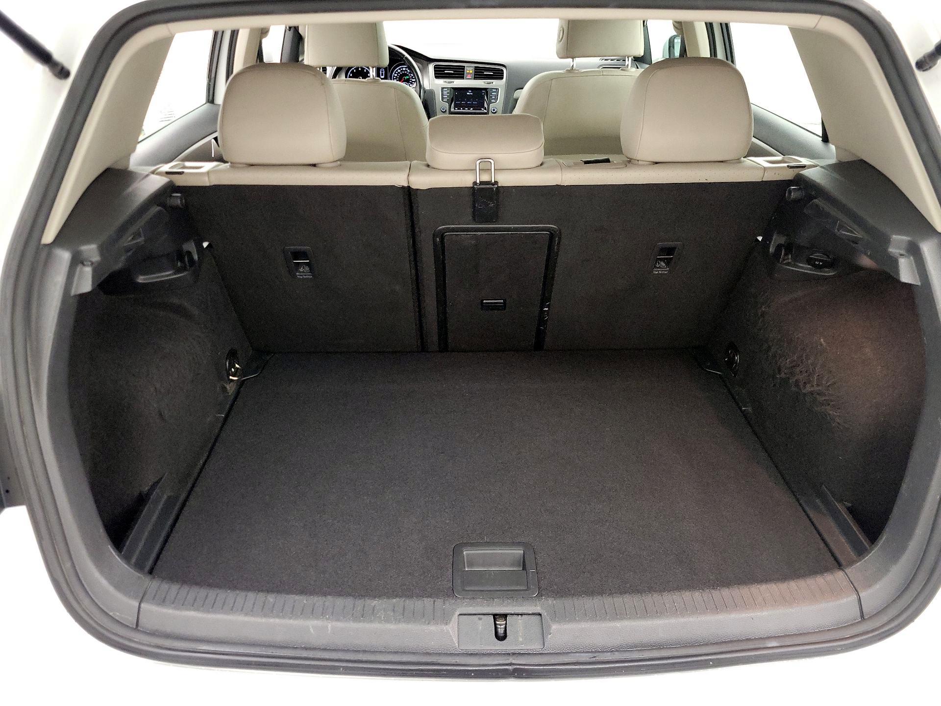 Thumbnail: 2015 Volkswagen Golf - 20