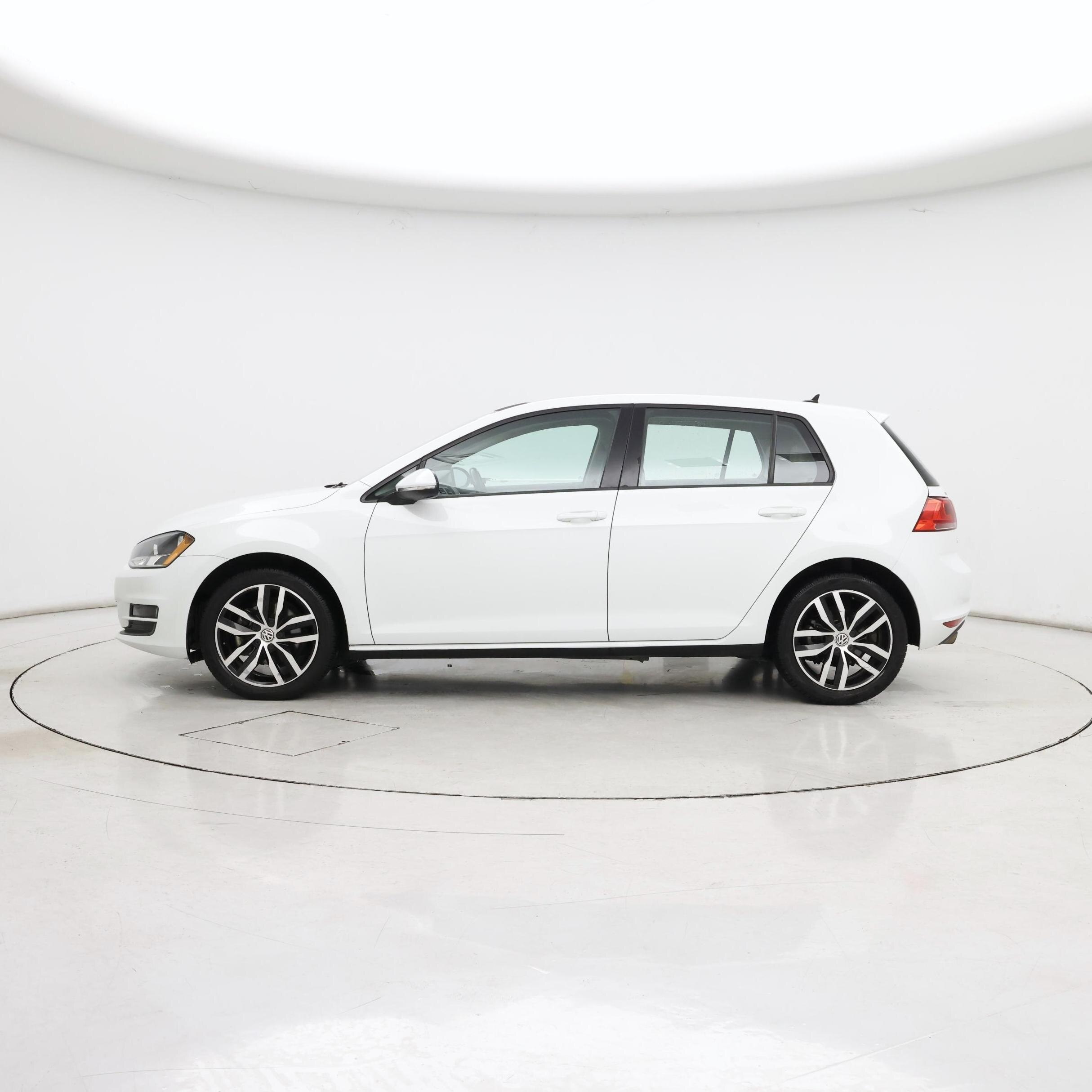 Thumbnail: 2015 Volkswagen Golf - 3