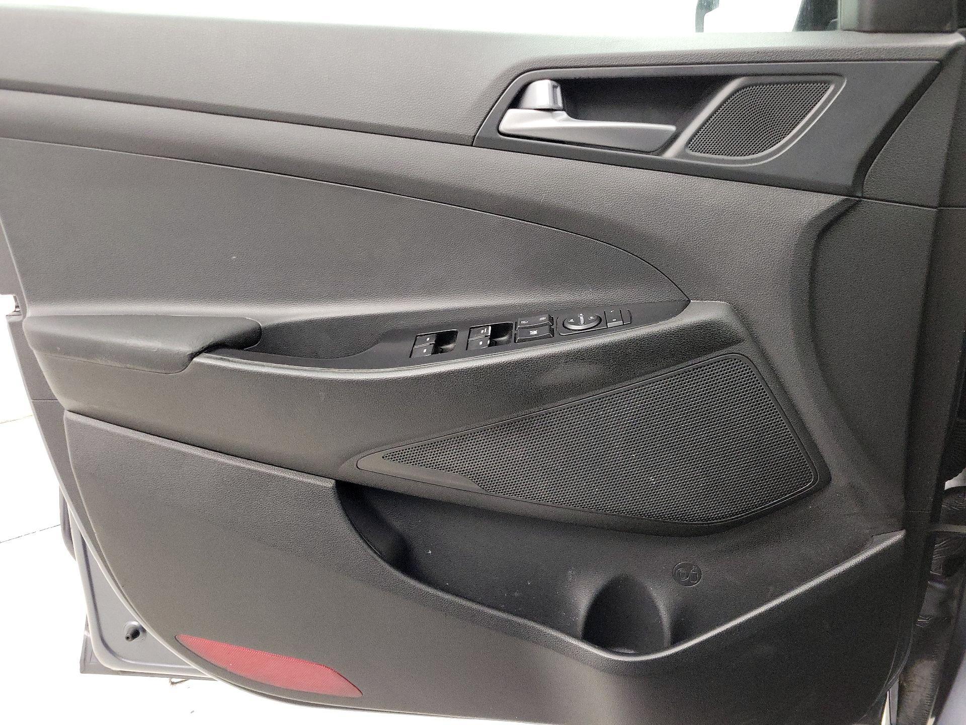 Thumbnail: 2016 Hyundai Tucson - 12