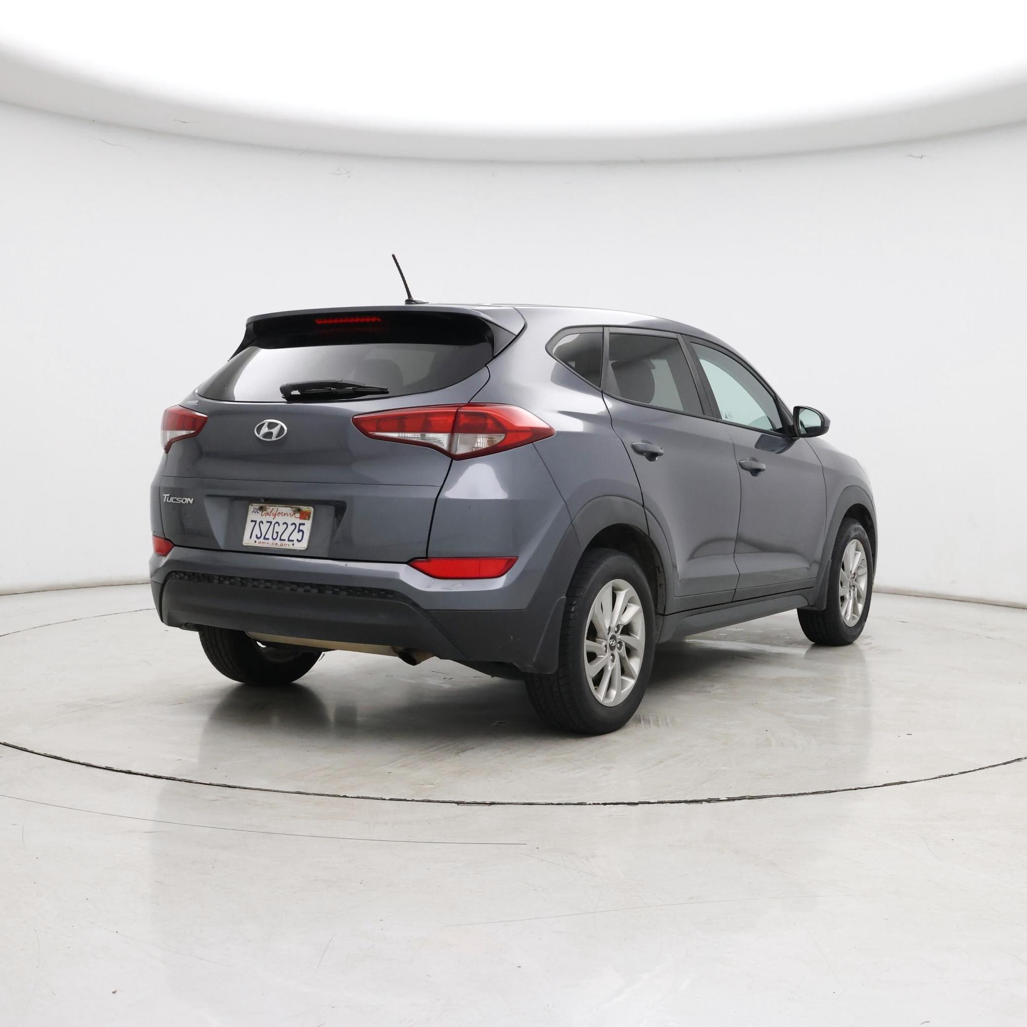 Thumbnail: 2016 Hyundai Tucson - 8