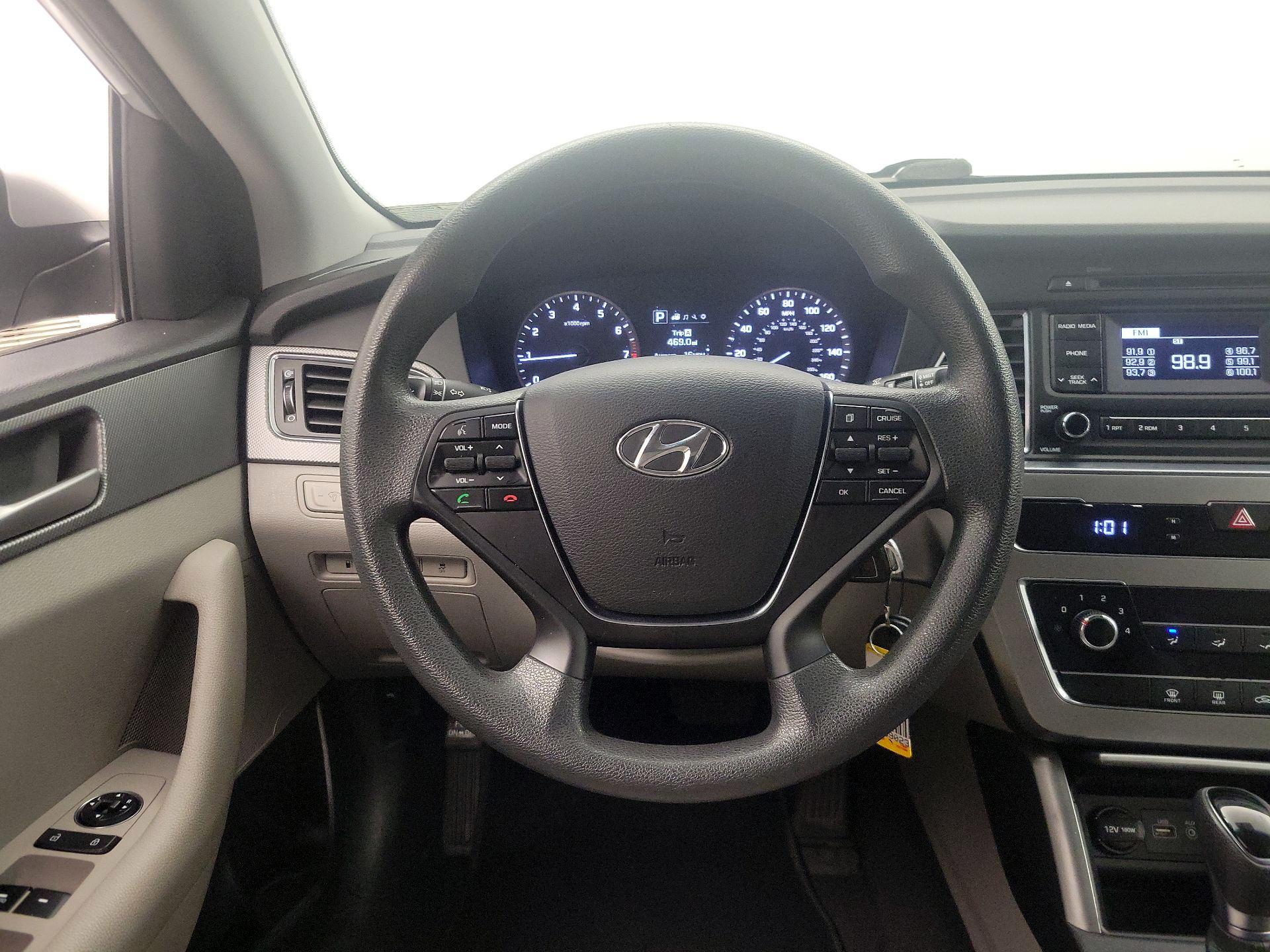 Thumbnail: 2017 Hyundai Sonata - 10