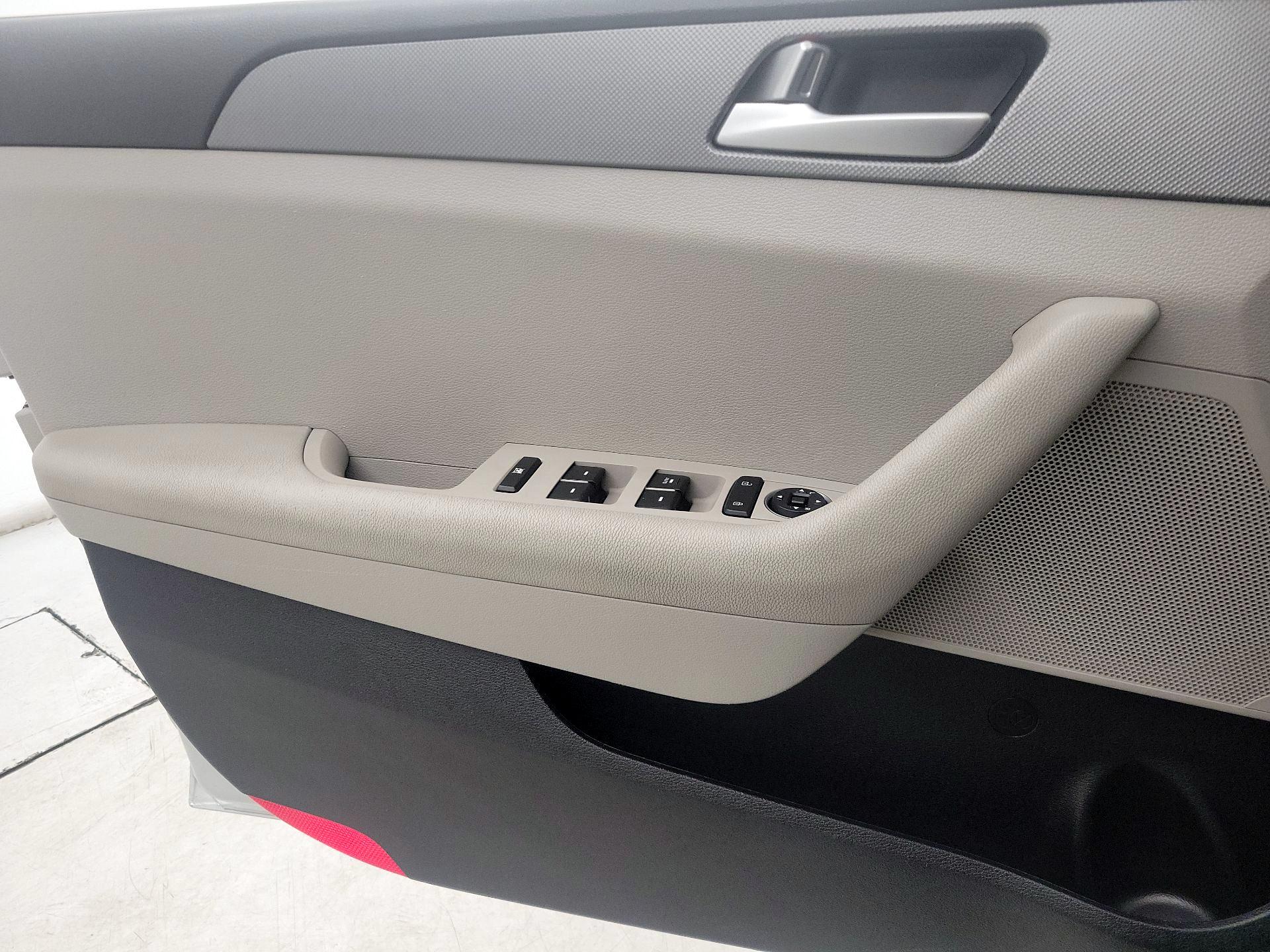 Thumbnail: 2017 Hyundai Sonata - 12