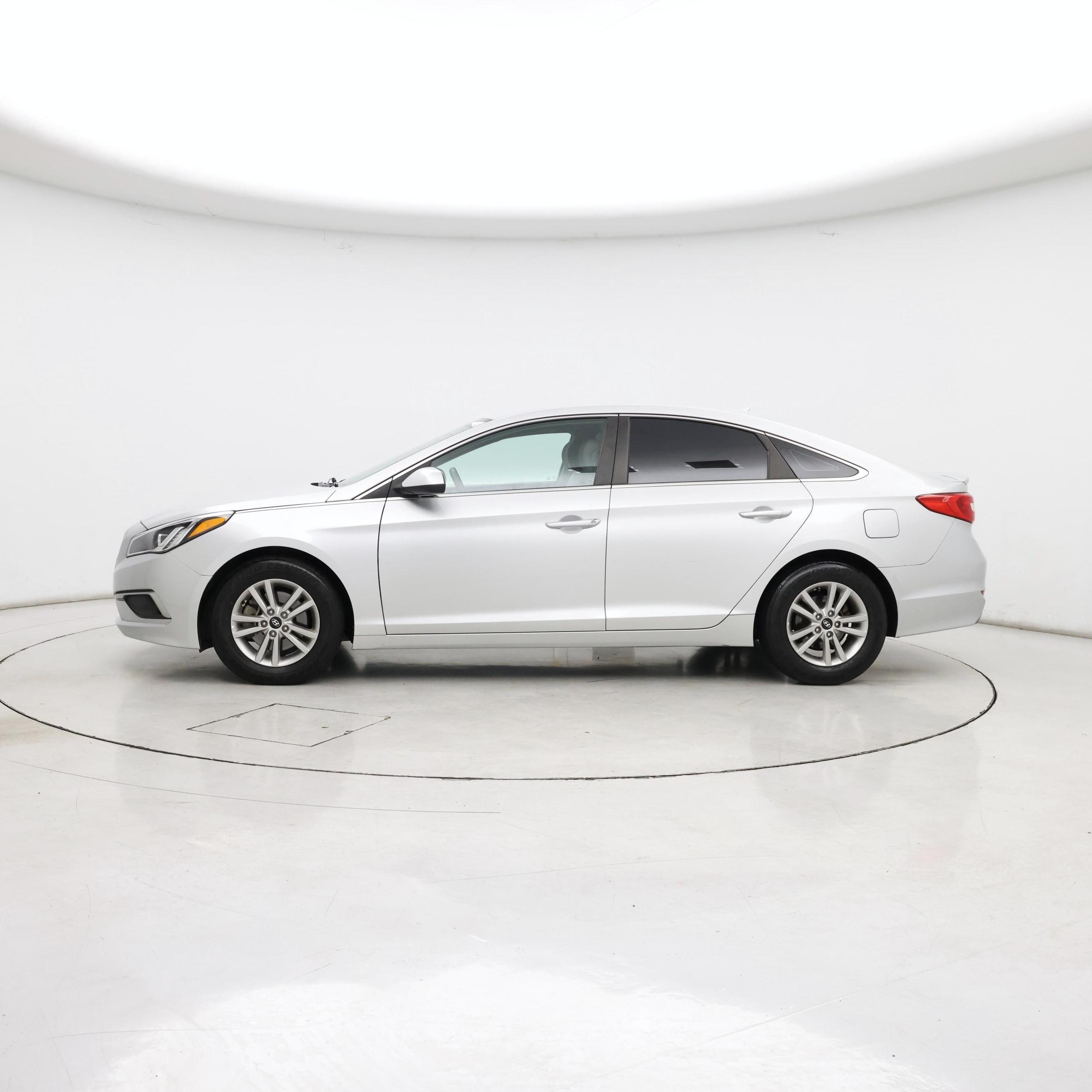 Thumbnail: 2017 Hyundai Sonata - 3