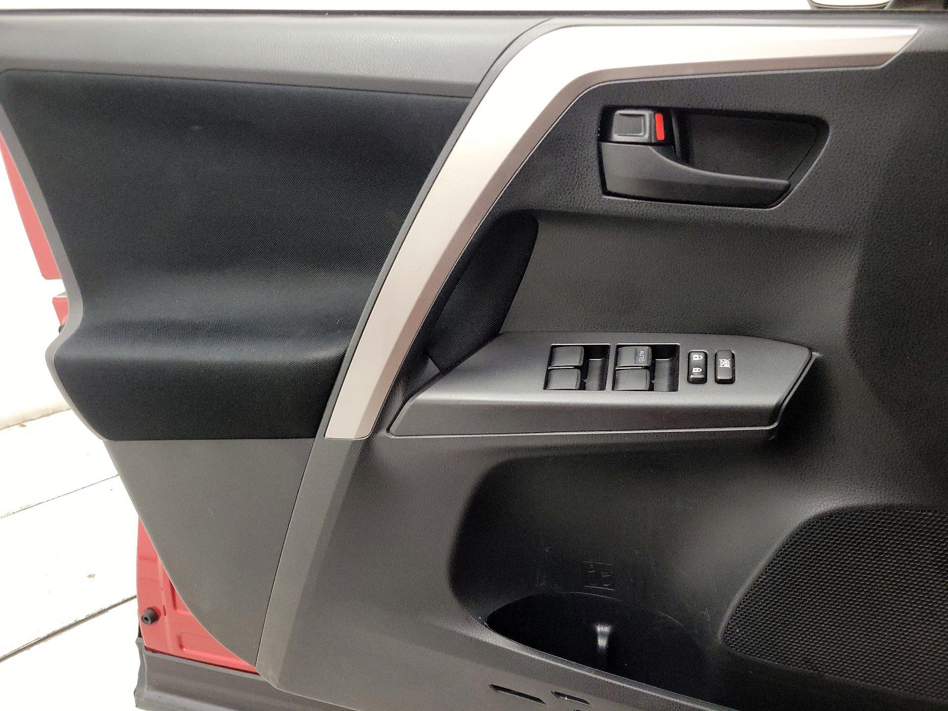 Thumbnail: 2017 Toyota RAV4 - 12