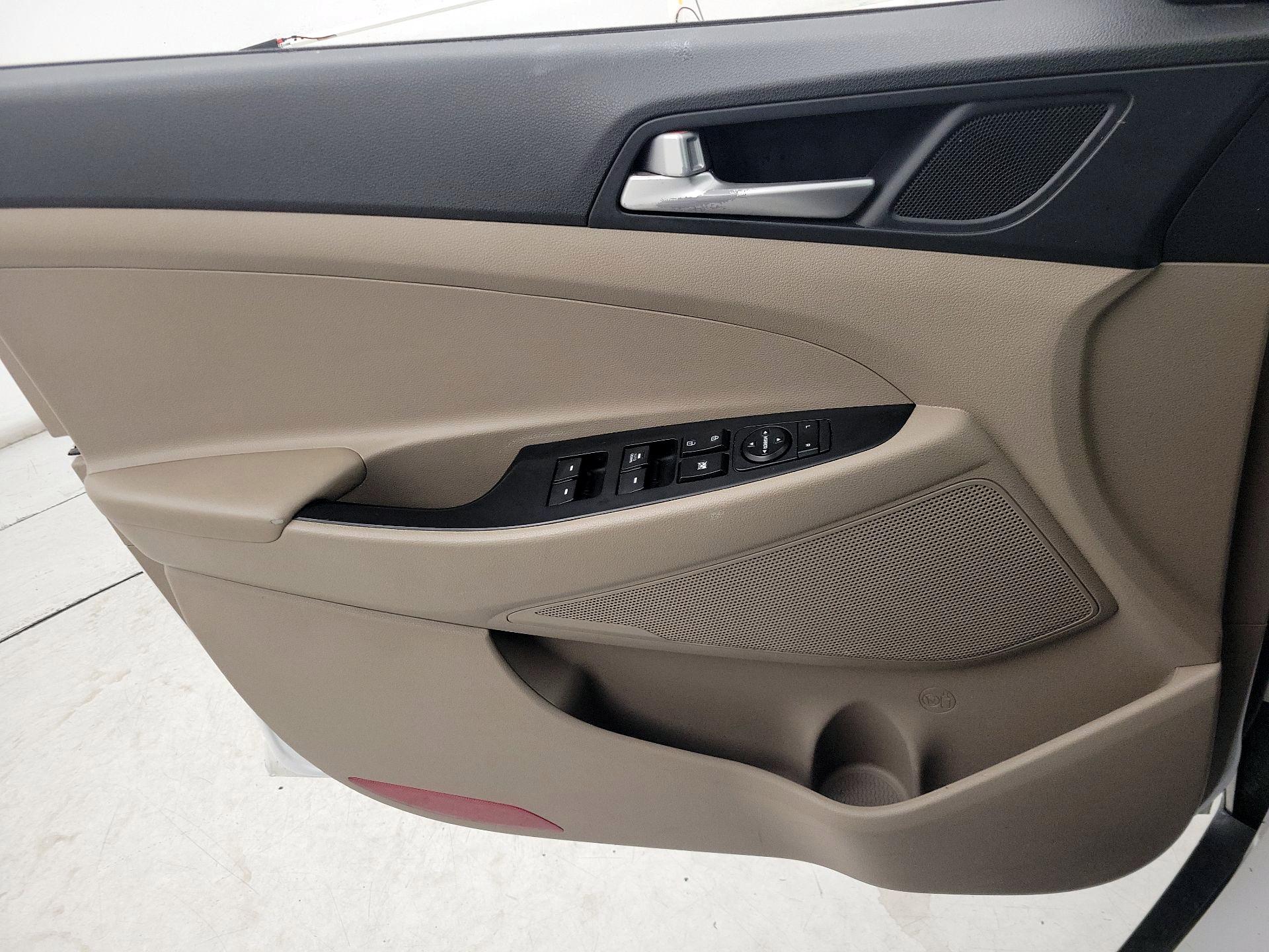 Thumbnail: 2019 Hyundai Tucson - 12