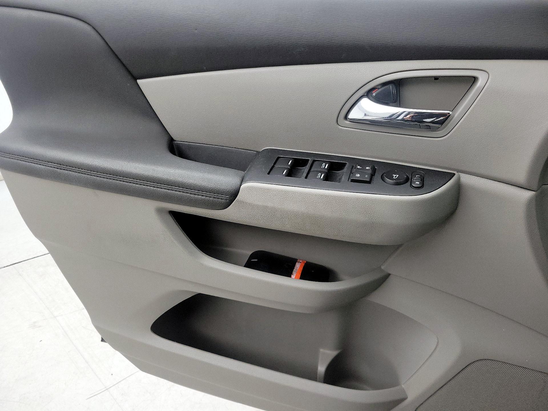 Thumbnail: 2015 Honda Odyssey - 12