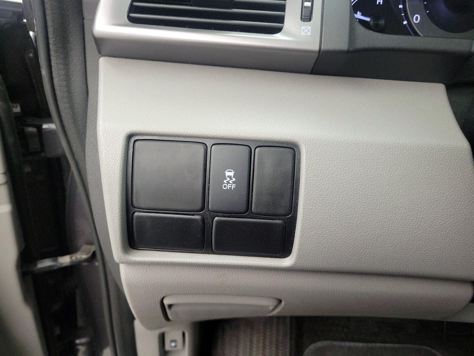 Thumbnail: 2015 Honda Odyssey - 13