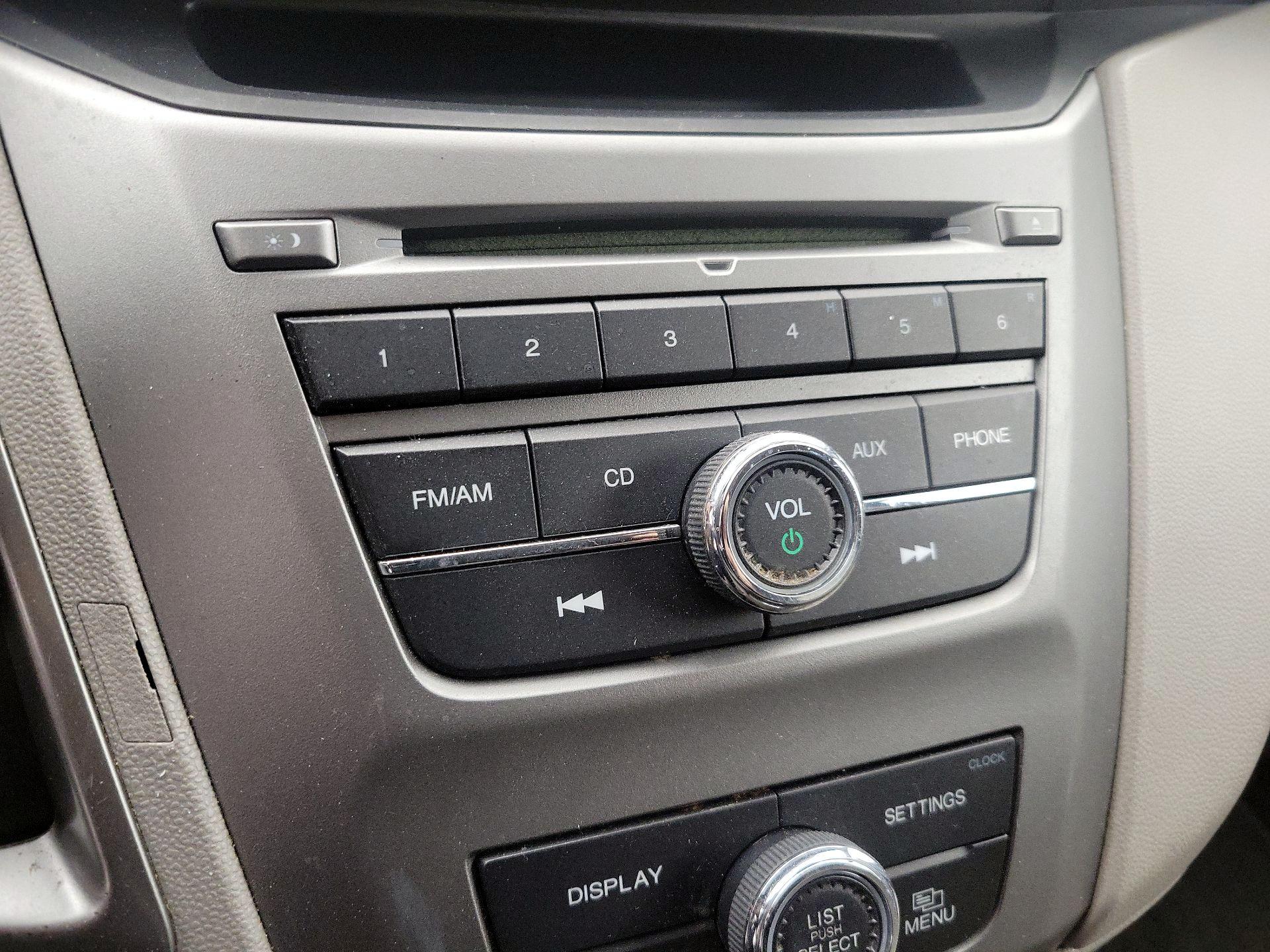 Thumbnail: 2015 Honda Odyssey - 16