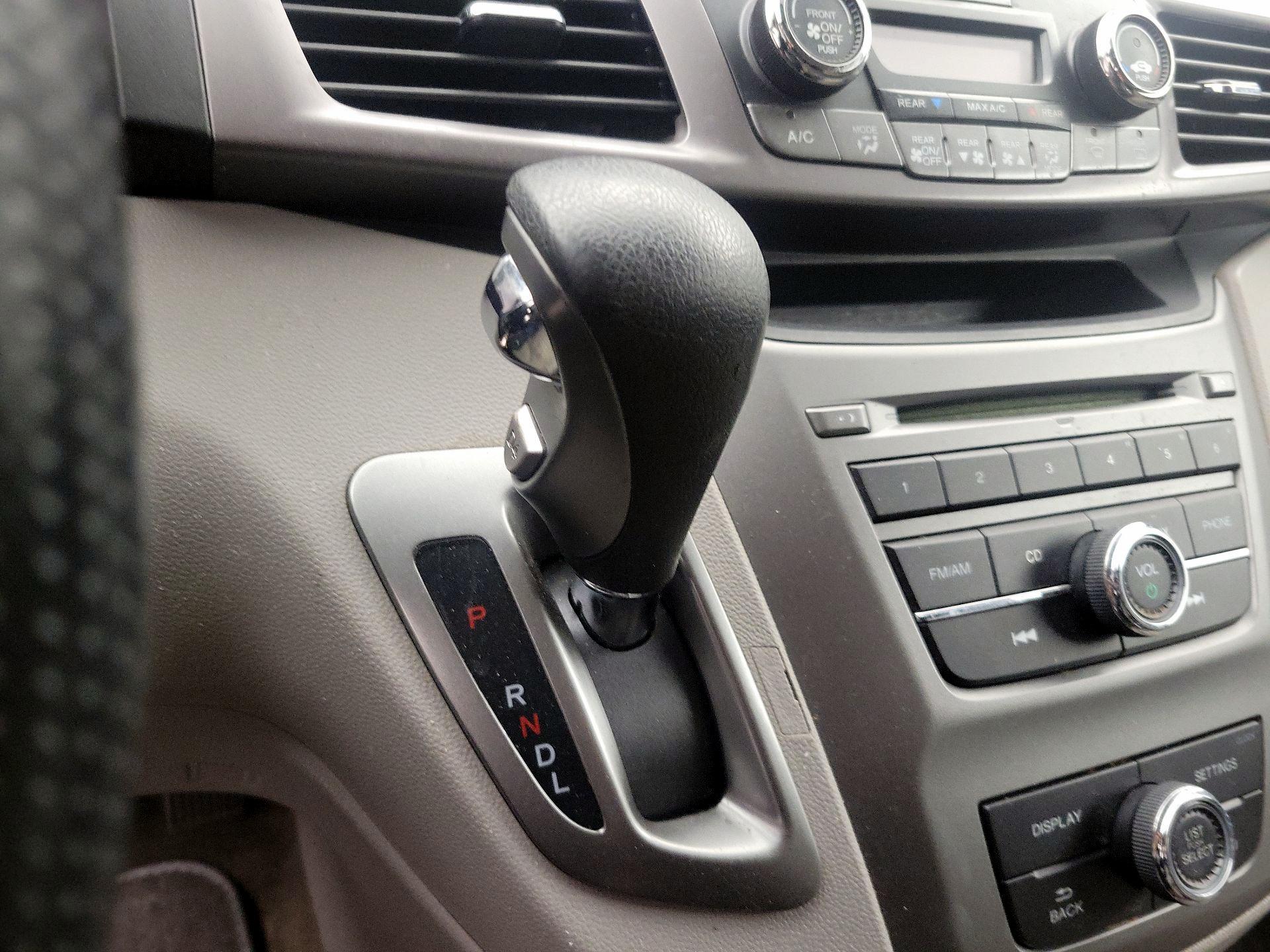 Thumbnail: 2015 Honda Odyssey - 17